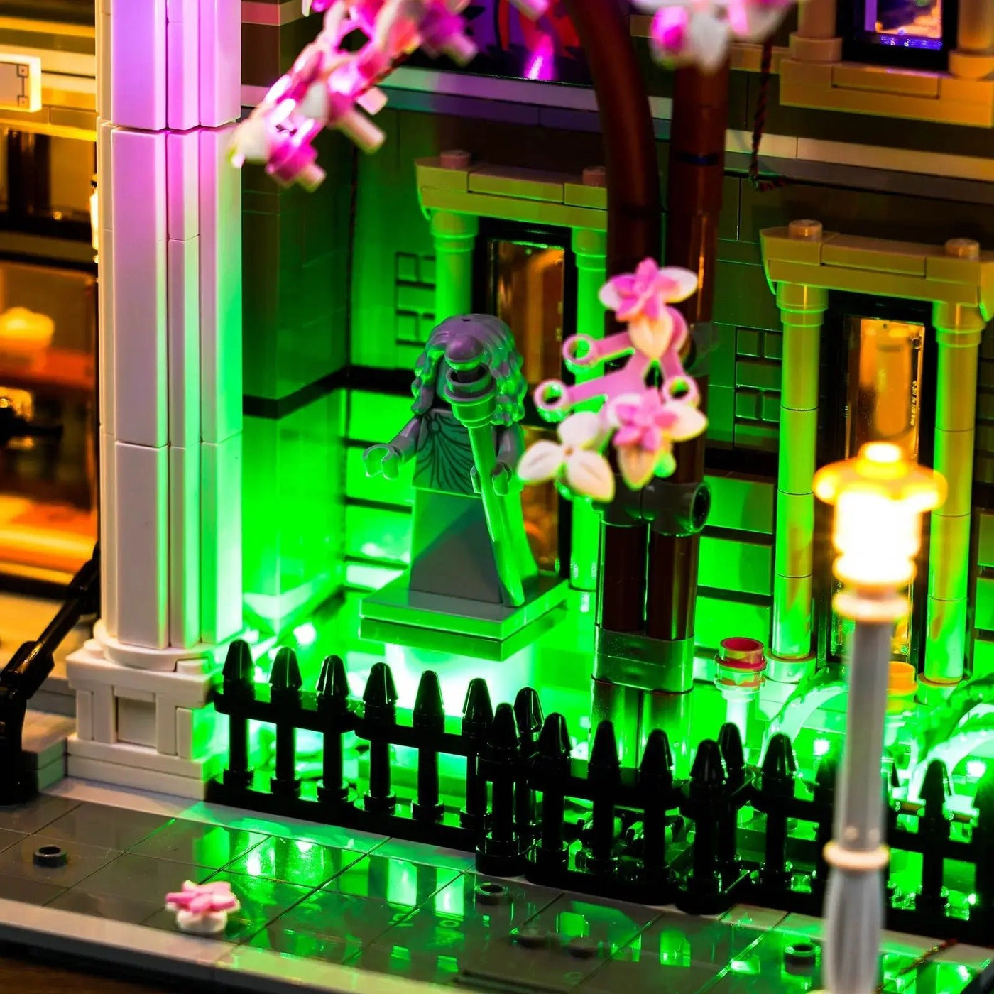 fully illuminated on display: Bright My Bricks USB-powered LED light kit for LEGO® Natural History Museum #10326