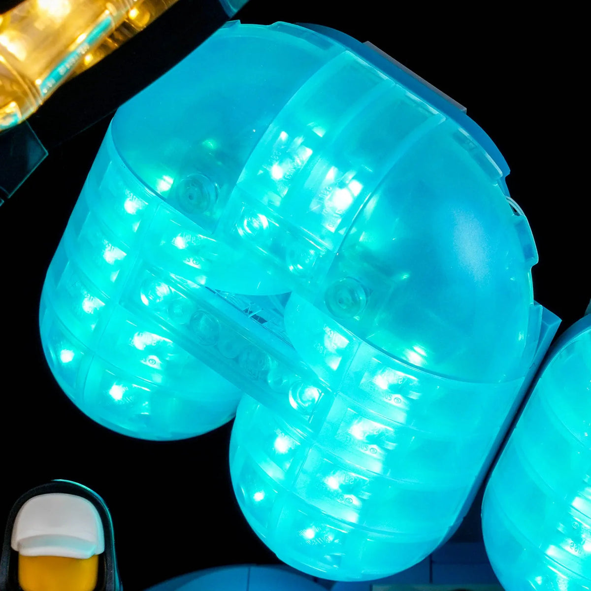 before-and-after lighting: Bright My Bricks light kit for LEGO® Nike Air Max 95 #43025