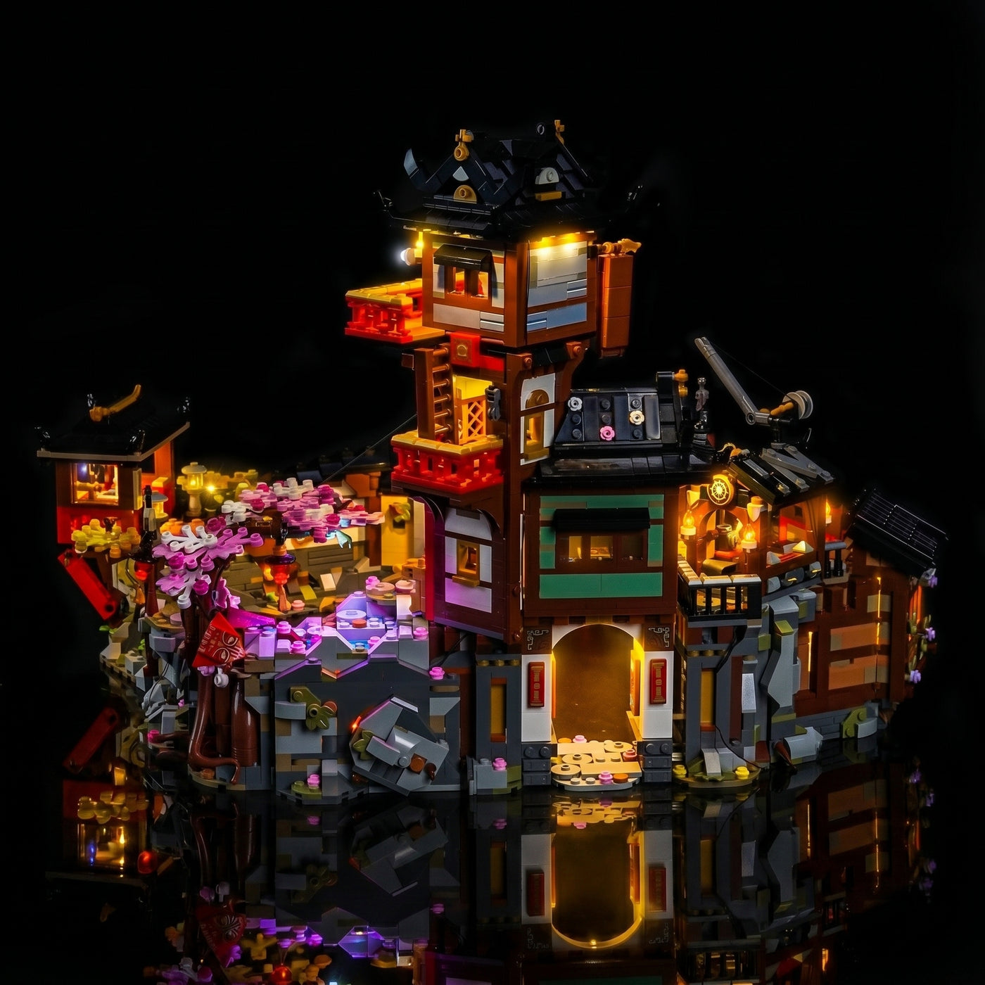 LEGO® NINJAGO The Old Town 15th Anniversary #71861 — lighting effect on the build (LED lights)