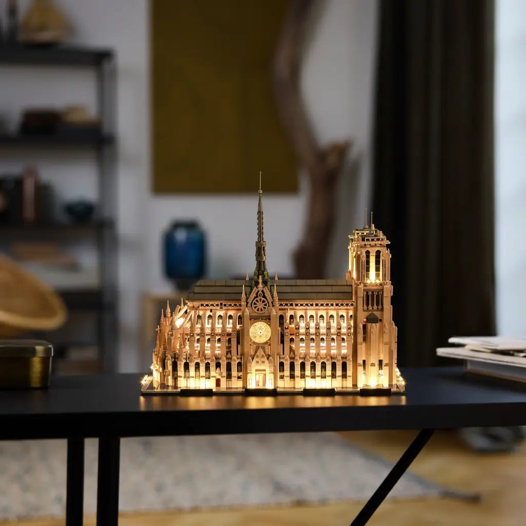 LED lights for LEGO® Notre-Dame de Paris #21061, close-up of the LED lighting detail
