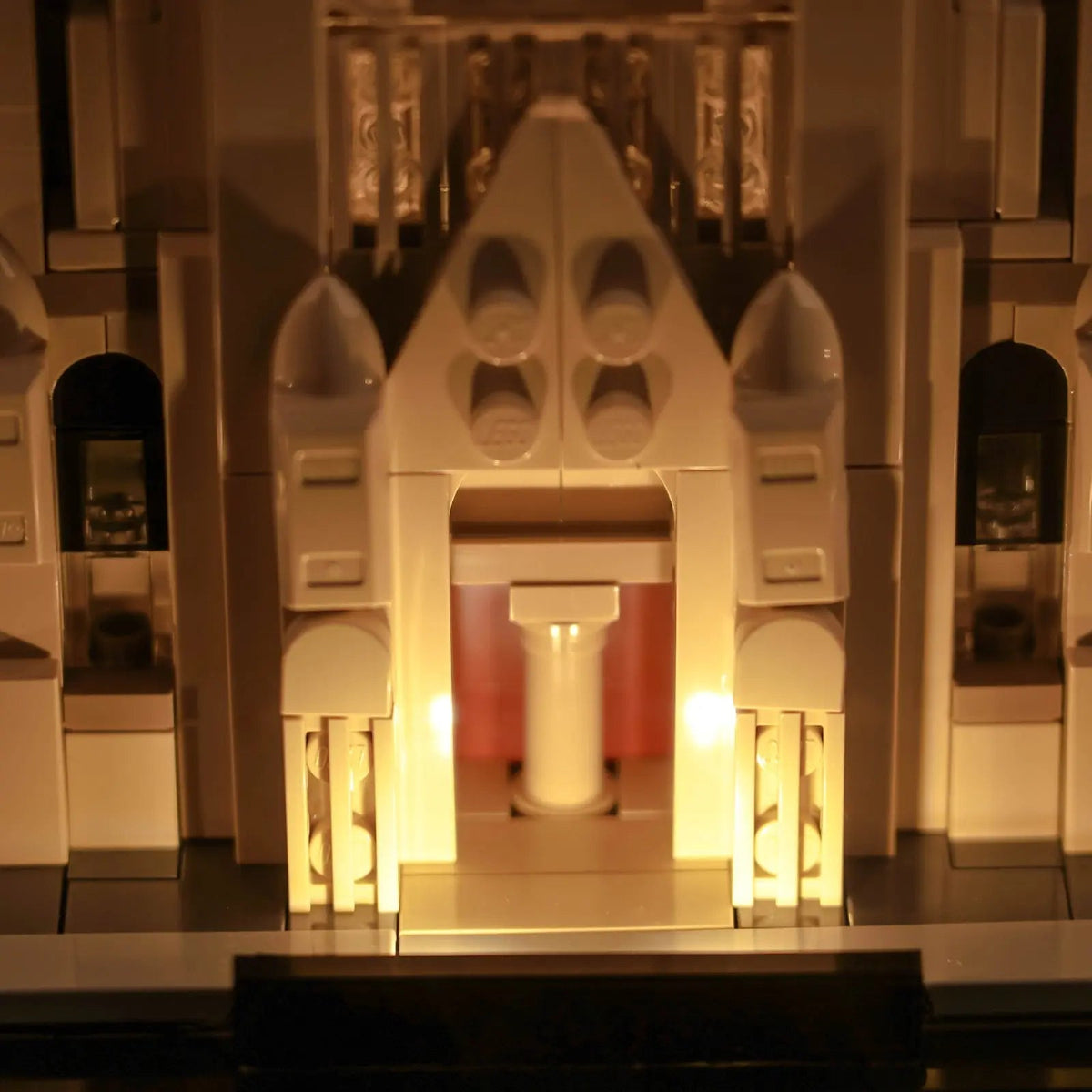 LEGO® Notre-Dame de Paris #21061 — night-mode display glow (premium LED light kit)