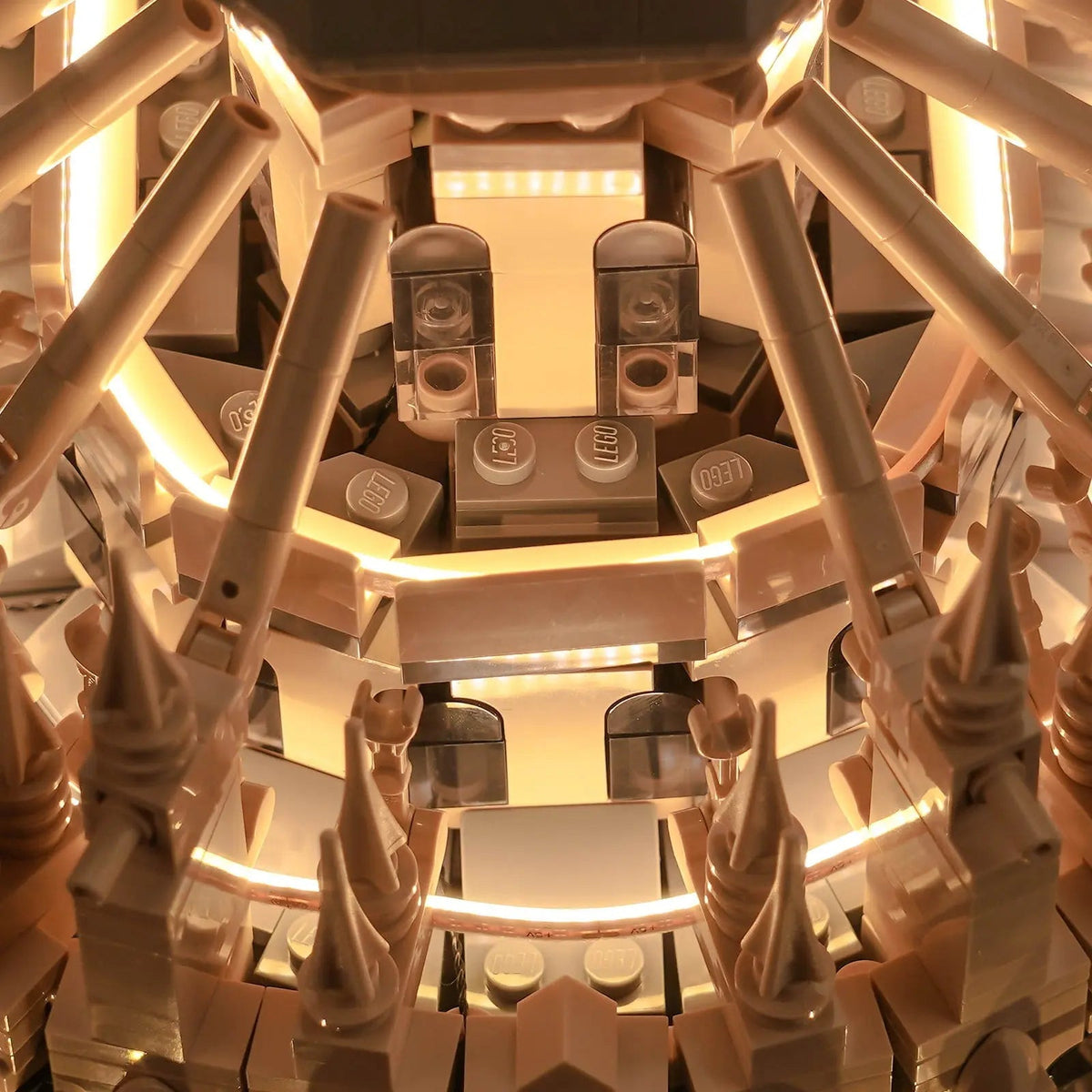LEGO® Notre-Dame de Paris #21061 showcase lighting view, with the LED lighting kit