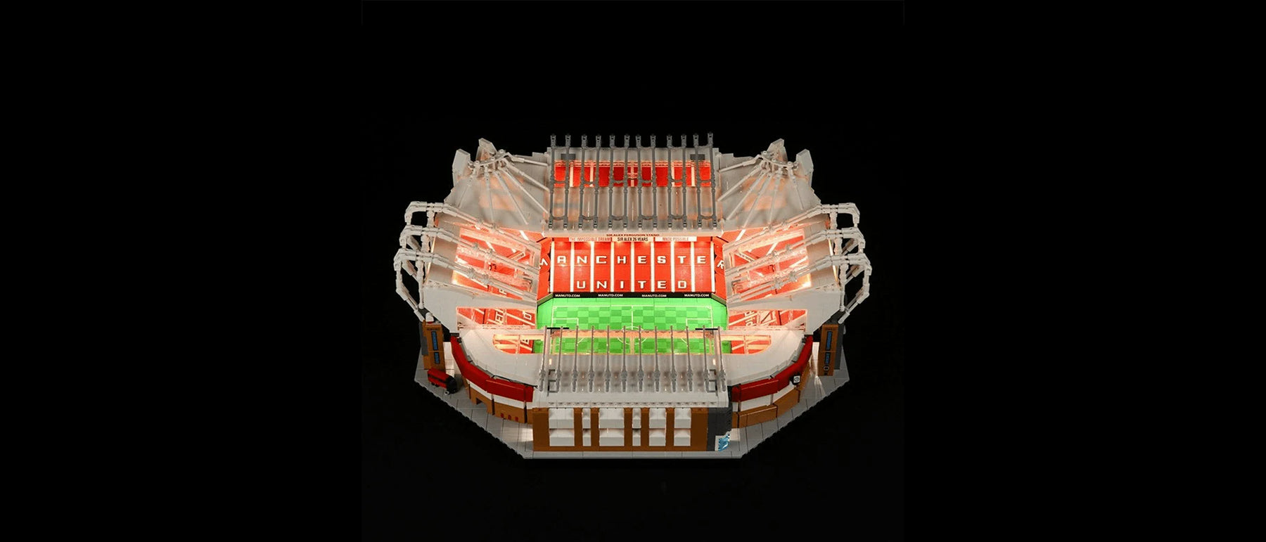LED-Beleuchtungsset für LEGO® Old Trafford - Manchester United #10272 — lit with the LED light kit