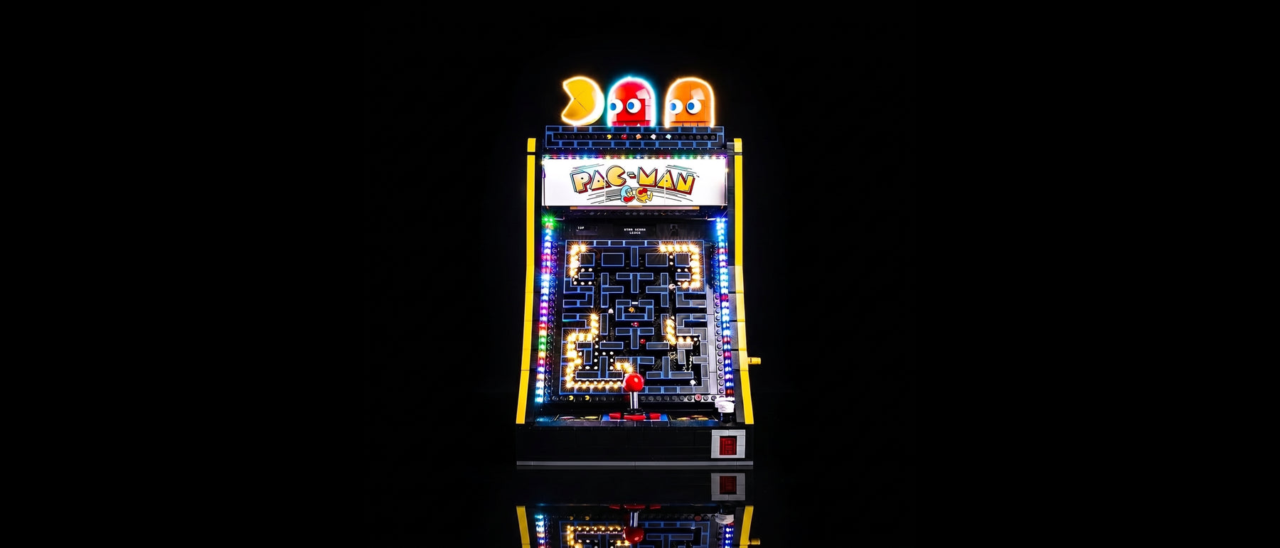 Kit LED pour LEGO® Jeu d’arcade PAC-MAN #10323 — lit with the LED light kit