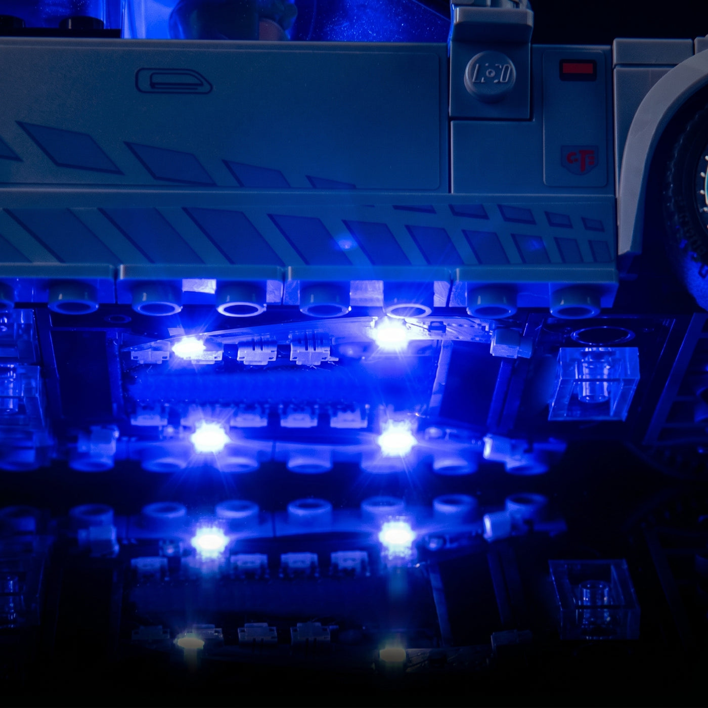 LEGO® Speed Champions 2 Fast 2 Furious Nissan Skyline GT-R (R34) #76917 — fully illuminated on display (LED light kit)