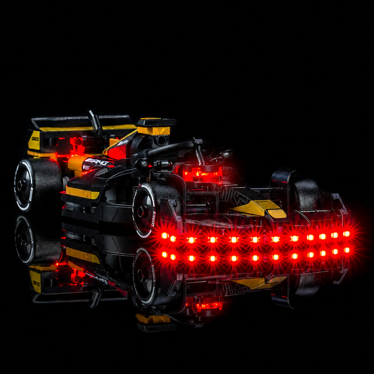 LEGO® Speed Champions APXGP Team Race Car from F1 The Movie #77252 — before-and-after lighting (display light kit)