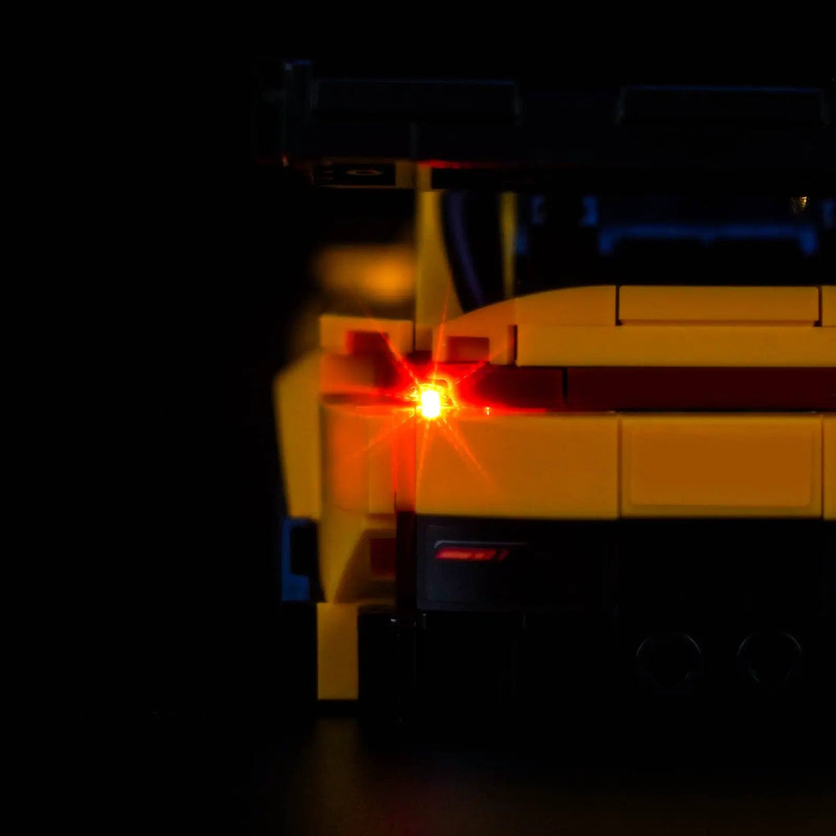 Bright My Bricks LED light kit for LEGO® Speed Champions Porsche 911 GT3 RS Super Car #77239 — before-and-after lighting
