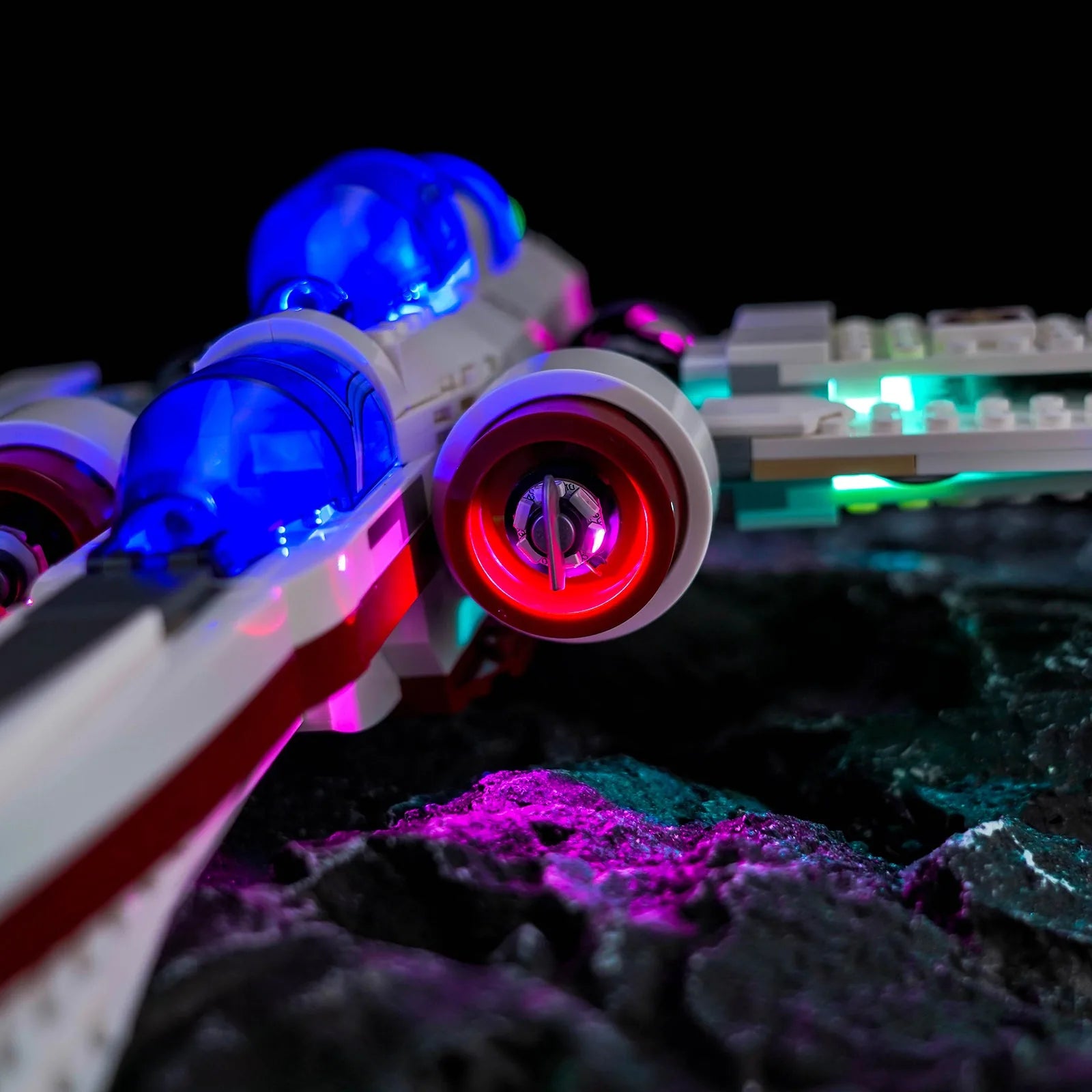 Bright My Bricks USB-powered LED light kit for LEGO® Star Wars ARC-170 Starfighter #75402 — lighting effect on the build