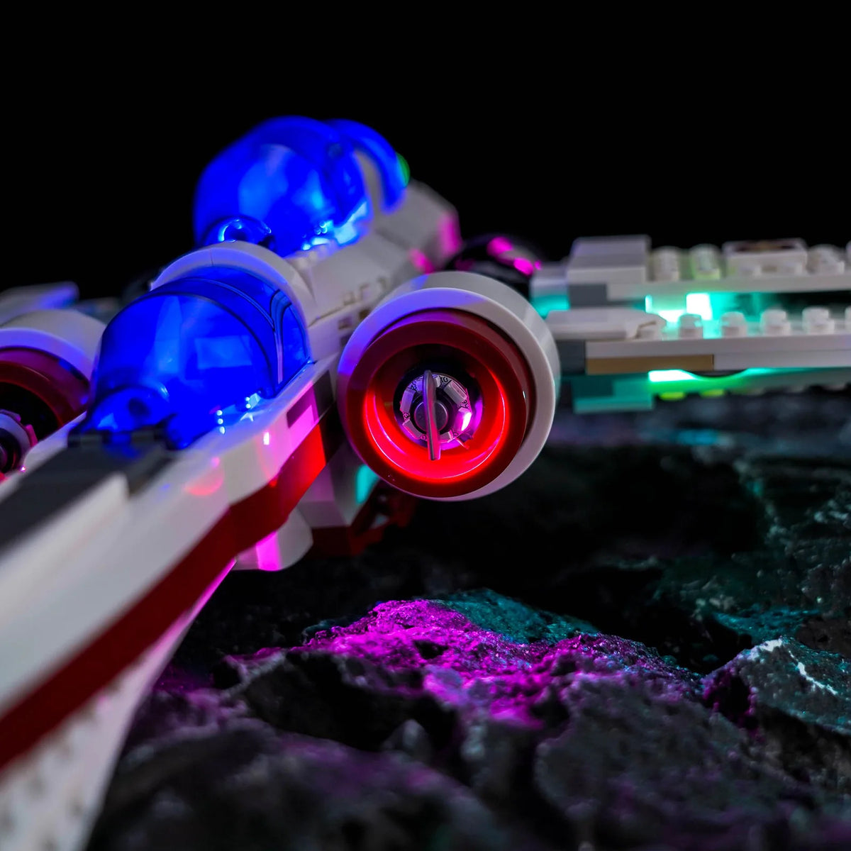 Bright My Bricks USB-powered LED light kit for LEGO® Star Wars ARC-170 Starfighter #75402 — lighting effect on the build