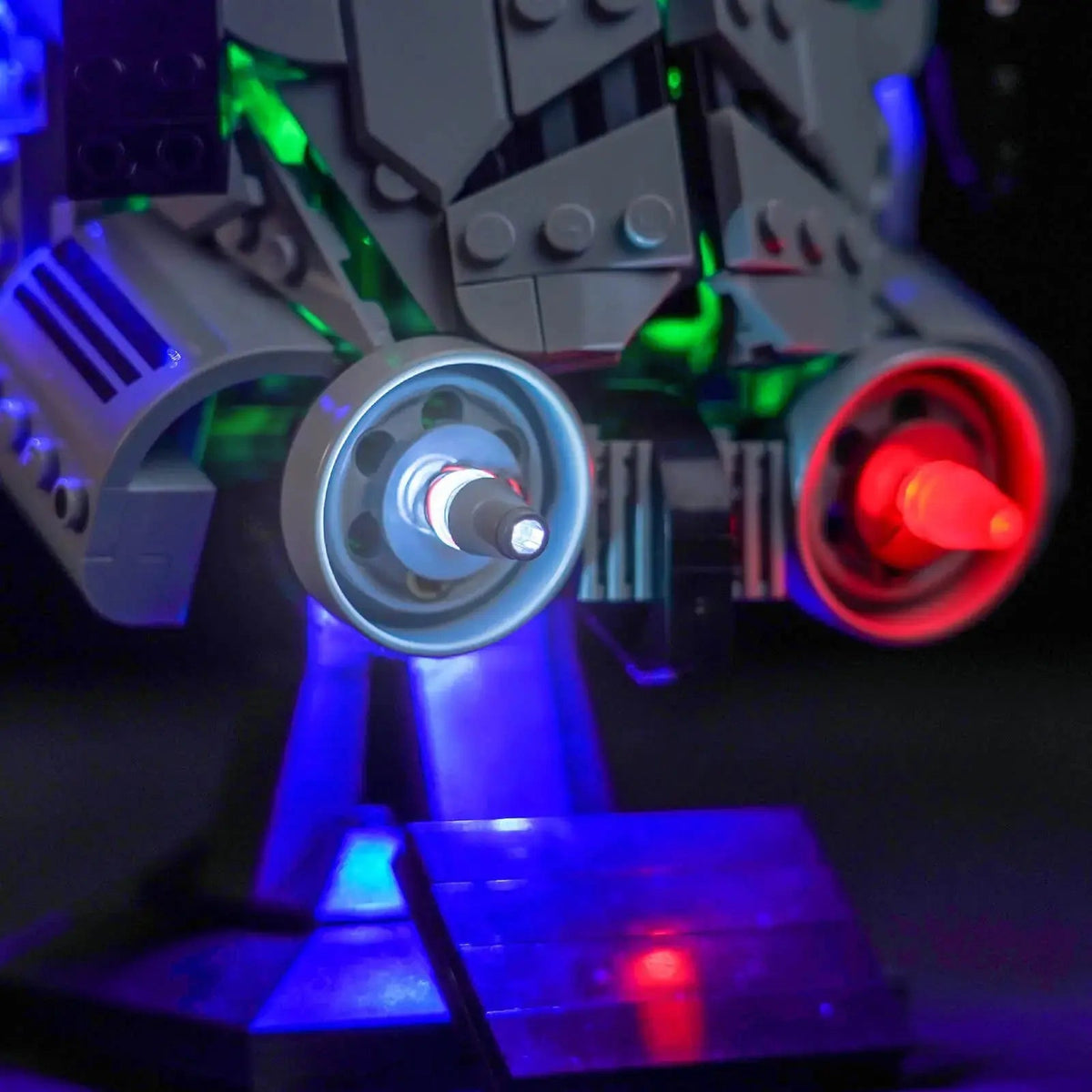 LEGO® Star Wars AT-AT Driver Helmet #75429 — LED strips and bricks detail (LED lighting kit)