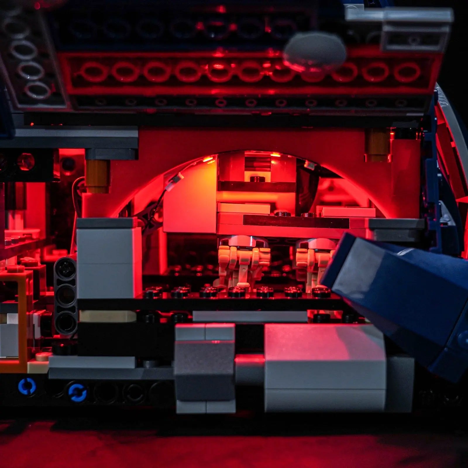 display lighting in a dark room: Bright My Bricks LED lights for LEGO® Star Wars Battle of Felucia Separatist MTT #75435