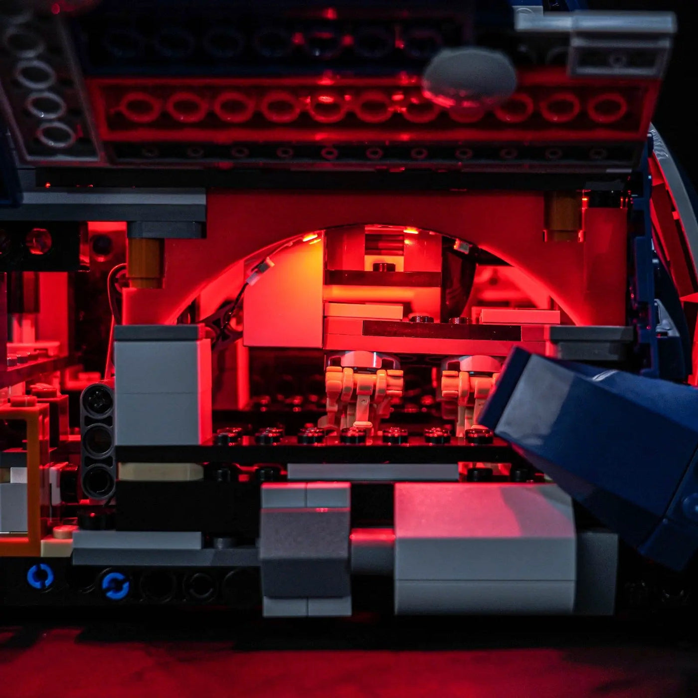 display lighting in a dark room: Bright My Bricks LED lights for LEGO® Star Wars Battle of Felucia Separatist MTT #75435