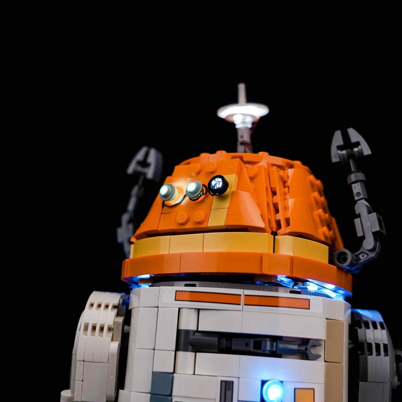 illuminated at night: Bright My Bricks LED light kit for LEGO® Star Wars Chopper (C1-10P) Astromech Droid #75416