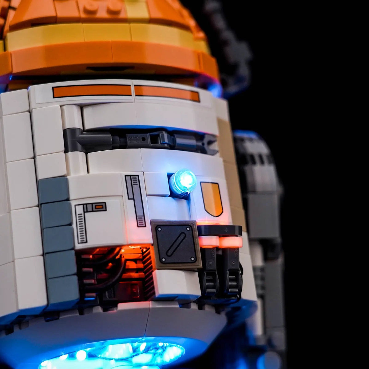 fully illuminated on display: Bright My Bricks LED light kit for LEGO® Star Wars Chopper (C1-10P) Astromech Droid #75416