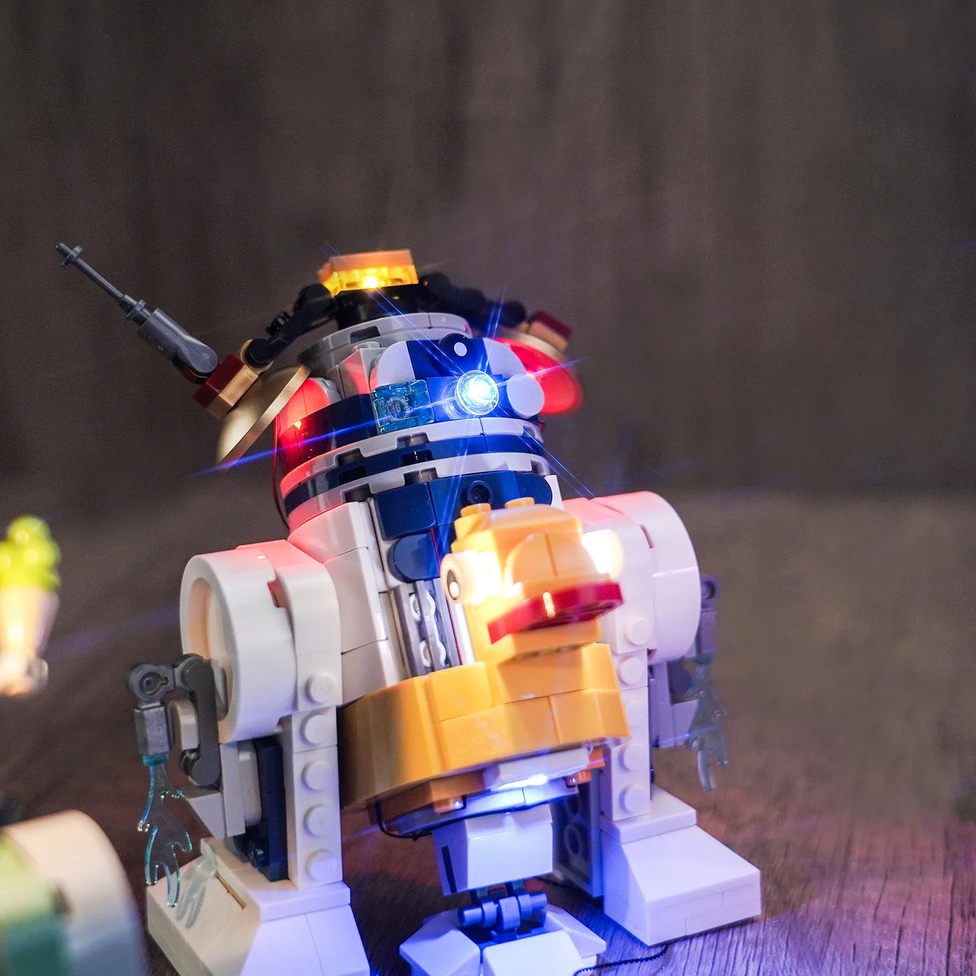 LEGO® Star Wars Creative Play Droid Builder #75392 close-up of the LED lighting detail, with the custom LED lighting