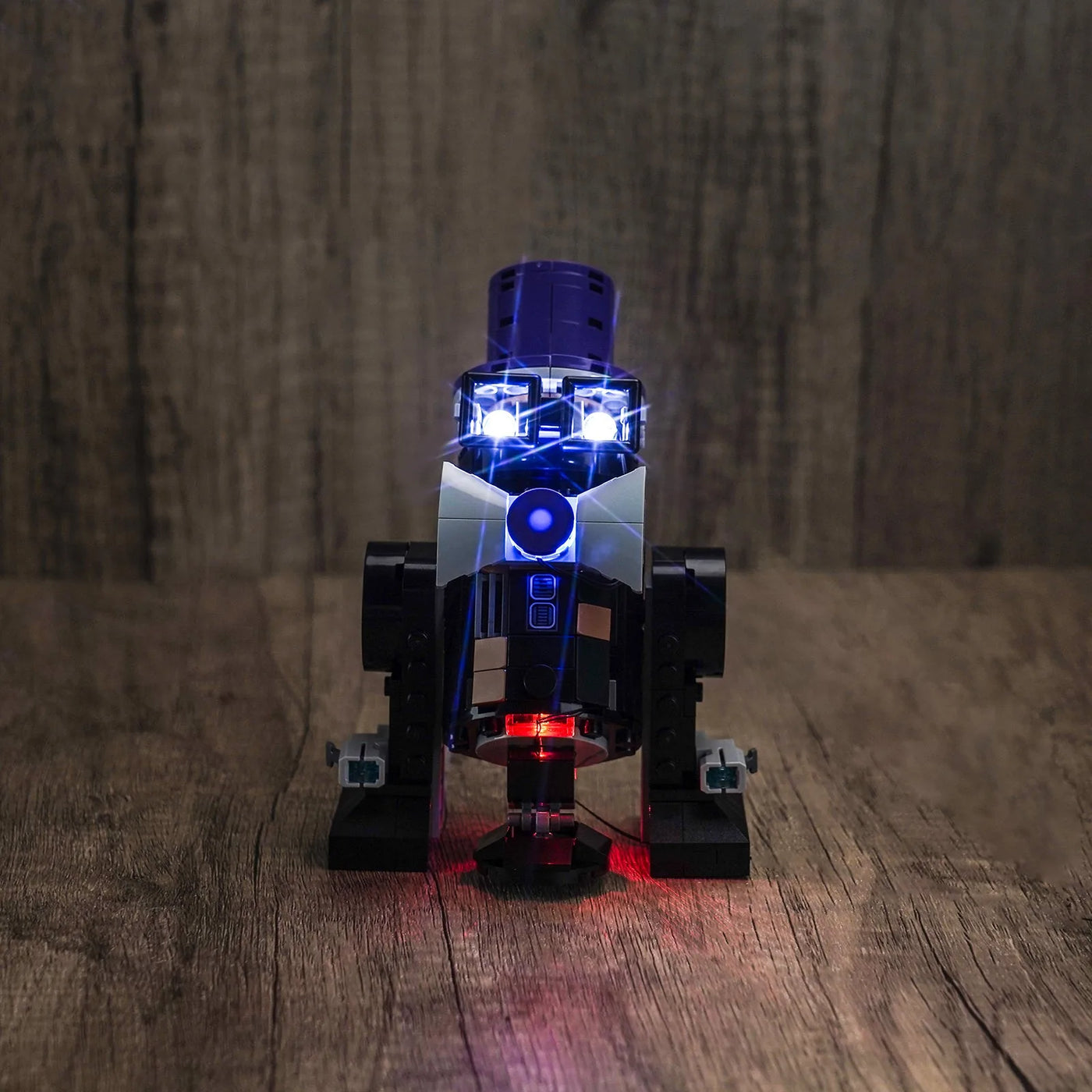 LEGO® Star Wars Creative Play Droid Builder #75392 showcase lighting view, with the custom LED lighting