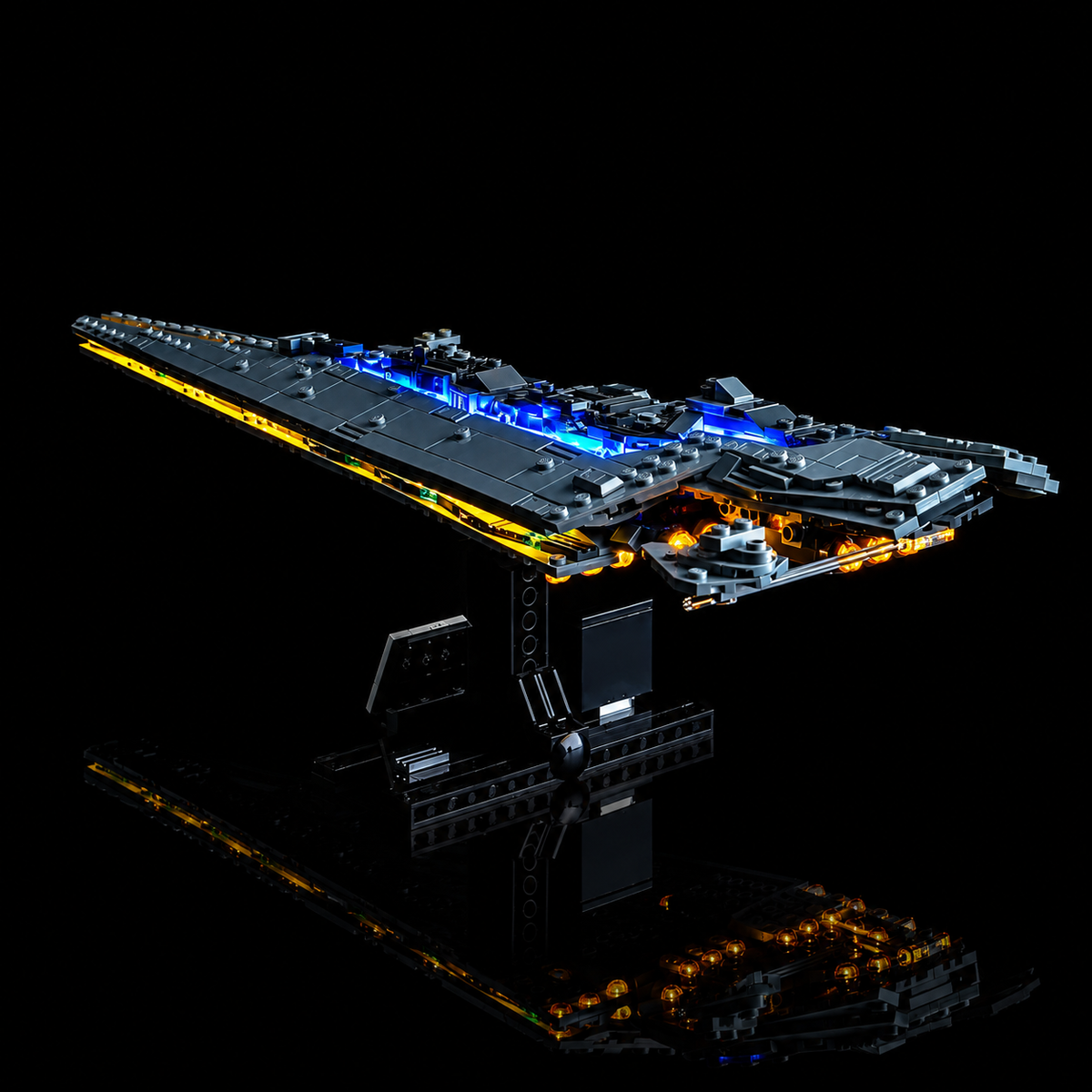 light kit for LEGO® Star Wars Executor Super Star Destroyer #75356, before-and-after lighting