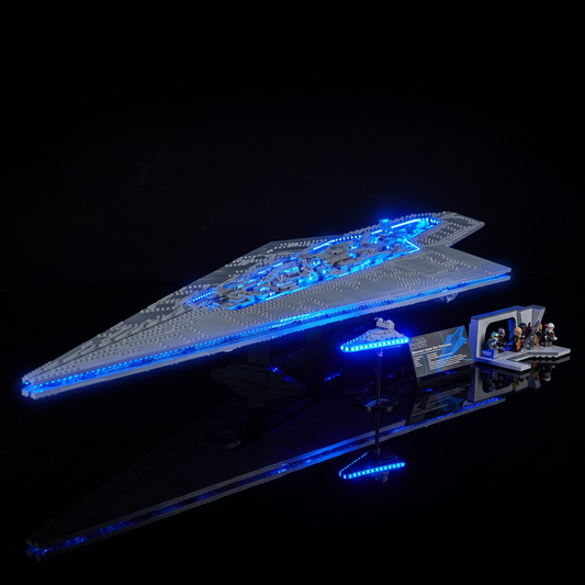 Tiefe rechte Ansicht des LEGO® Star Wars™ Supersternzerstörers Executor #75457 mit blauen und roten LEDs