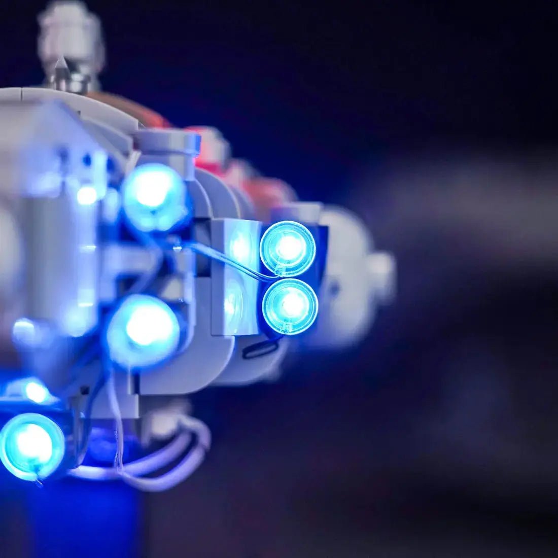 warm LED glow detail: Bright My Bricks DIY LED light kit for LEGO® Star Wars Home One Starcruiser #75405