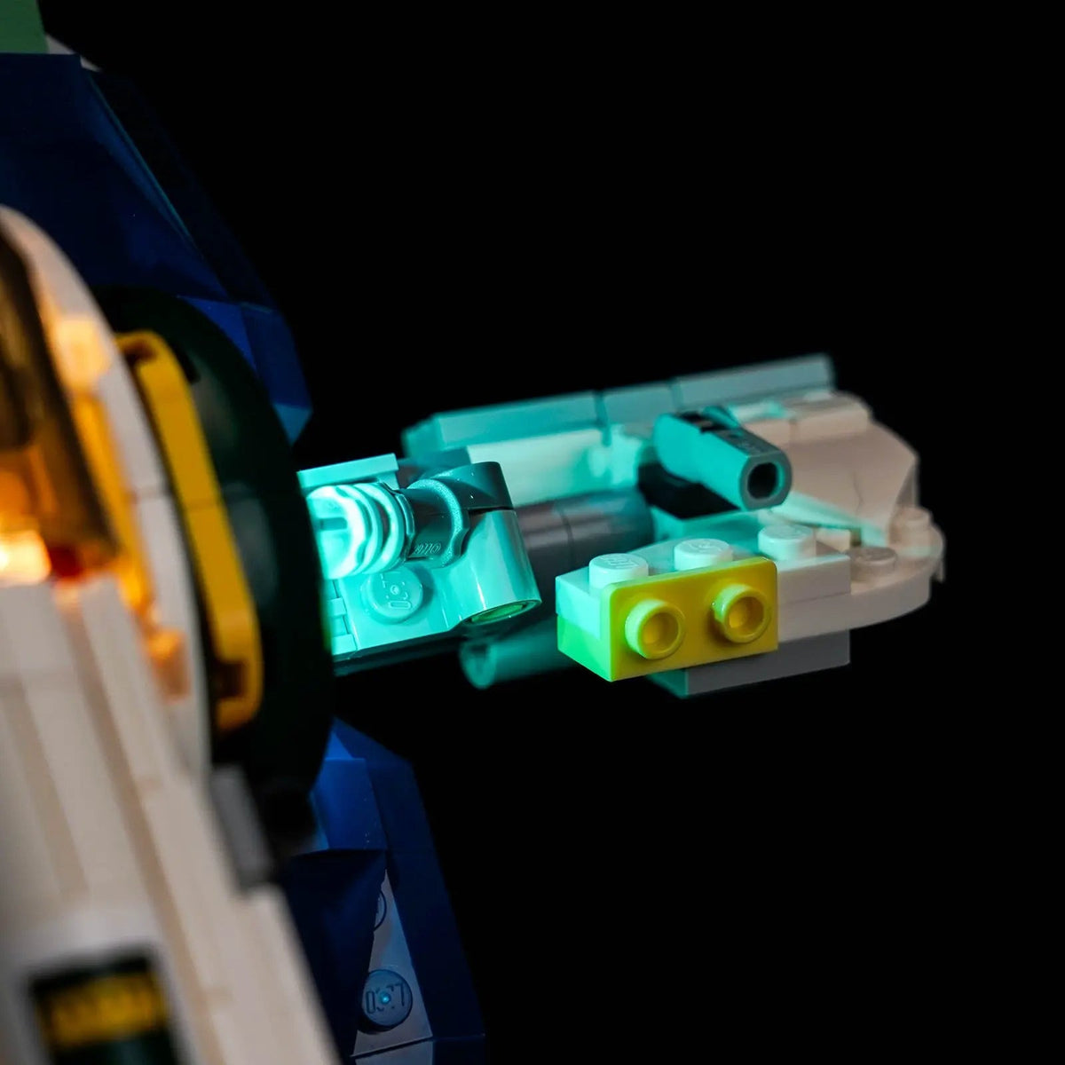 front view fully lit: Bright My Bricks custom LED lighting for LEGO® Star Wars Jango Fett's Starship #75433