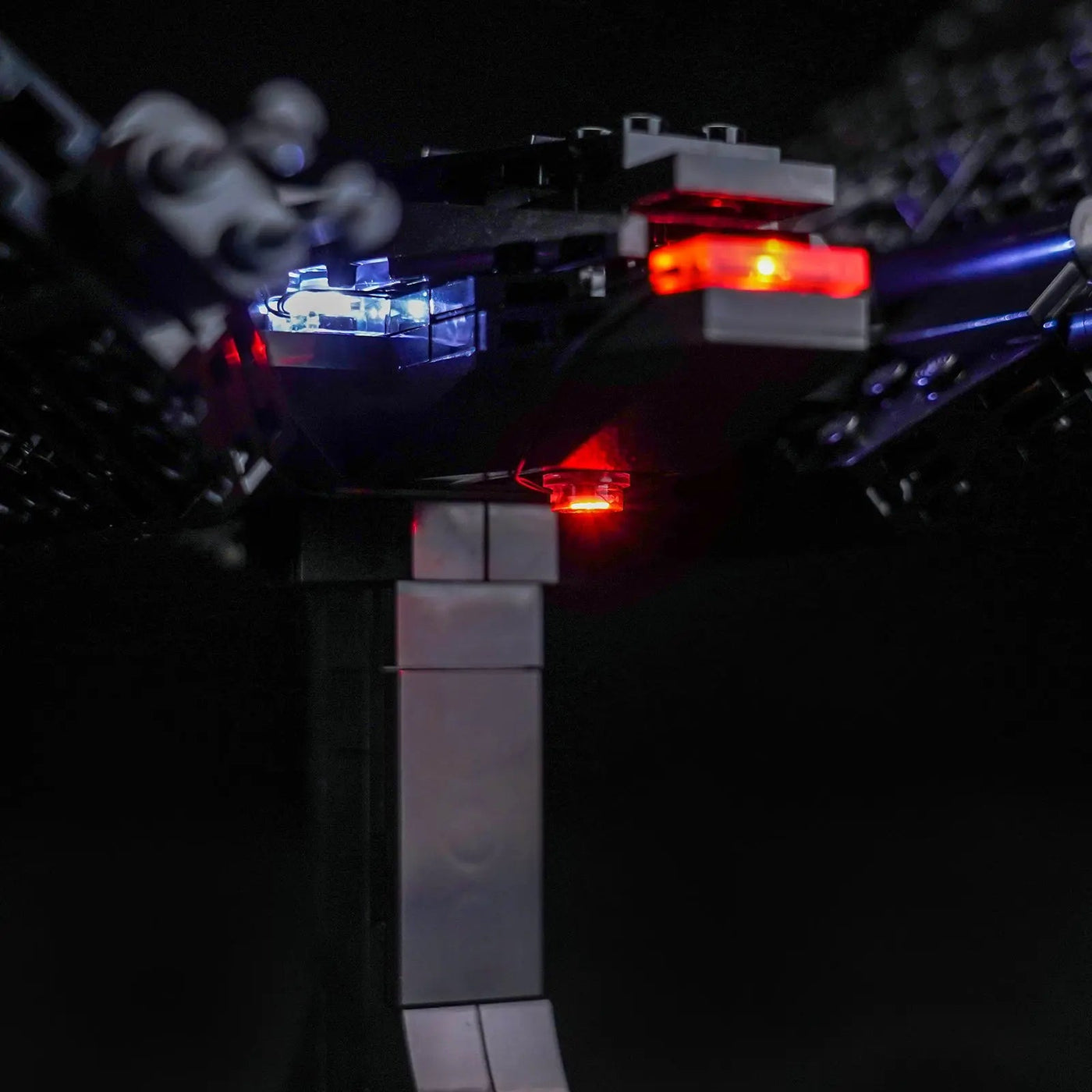 USB-powered LED light kit for LEGO® Star Wars Kylo Ren’s Command Shuttle #75406, before-and-after lighting
