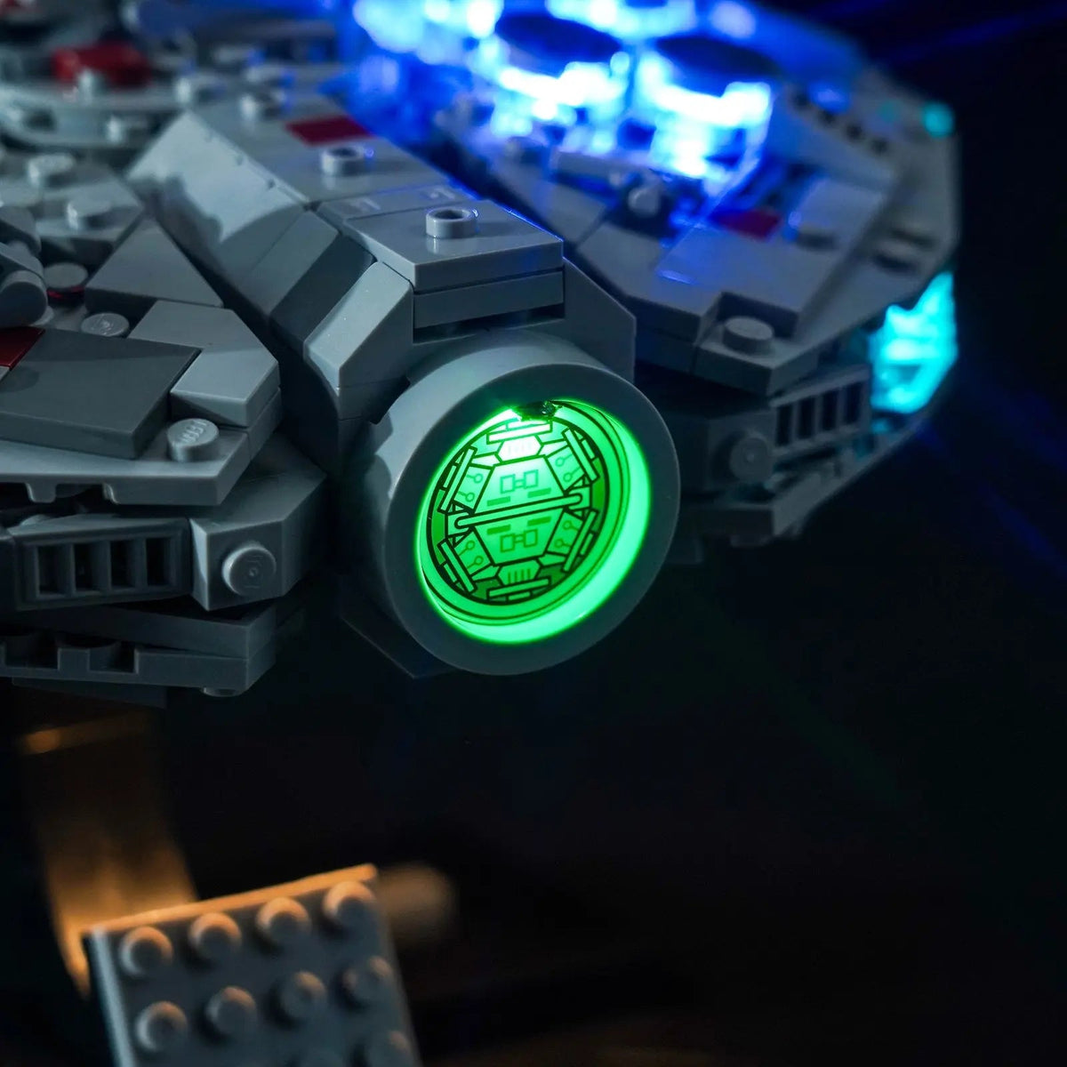 front view fully lit: Bright My Bricks LED light kit for LEGO® Star Wars Millennium Falcon #75375