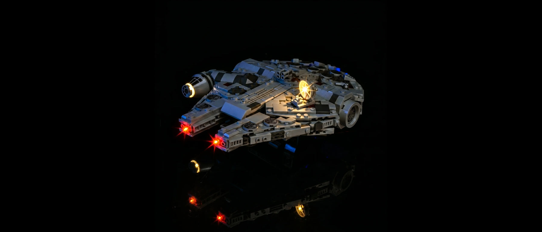 LED-Beleuchtungsset für LEGO® Millennium Falke #75375 — lit with the LED light kit