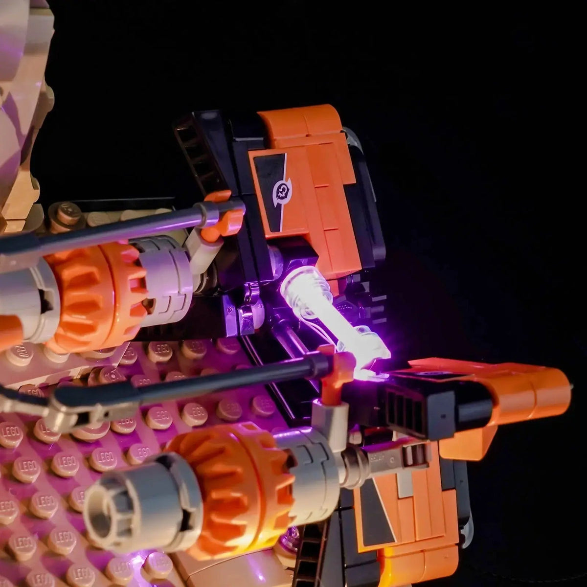 close-up of the LED lighting detail: Bright My Bricks LED light kit for LEGO® Star Wars Mos Espa Podrace Diorama #75380