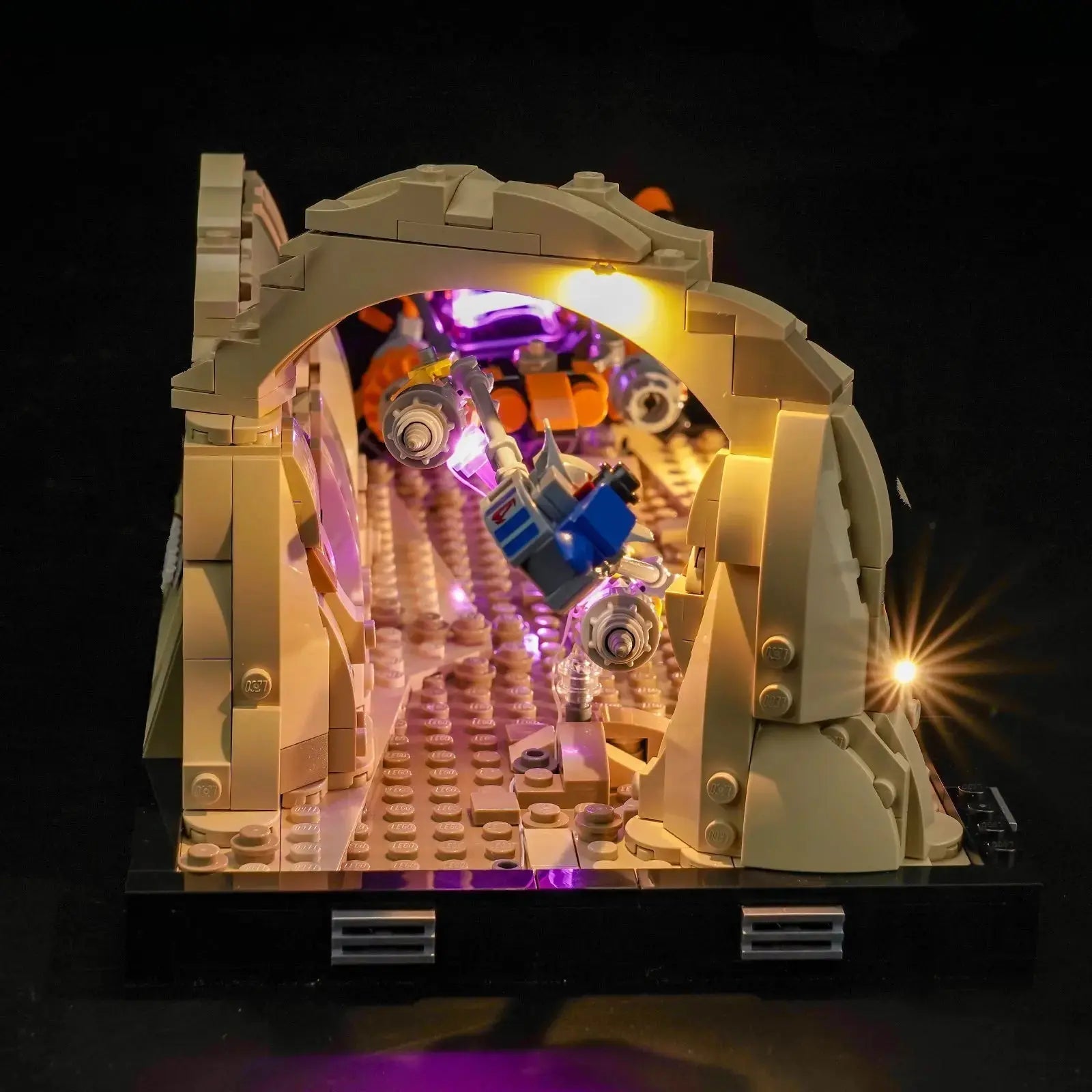Close-up of LED lights on LEGO Star Wars Mos Espa Podrace Diorama #75380