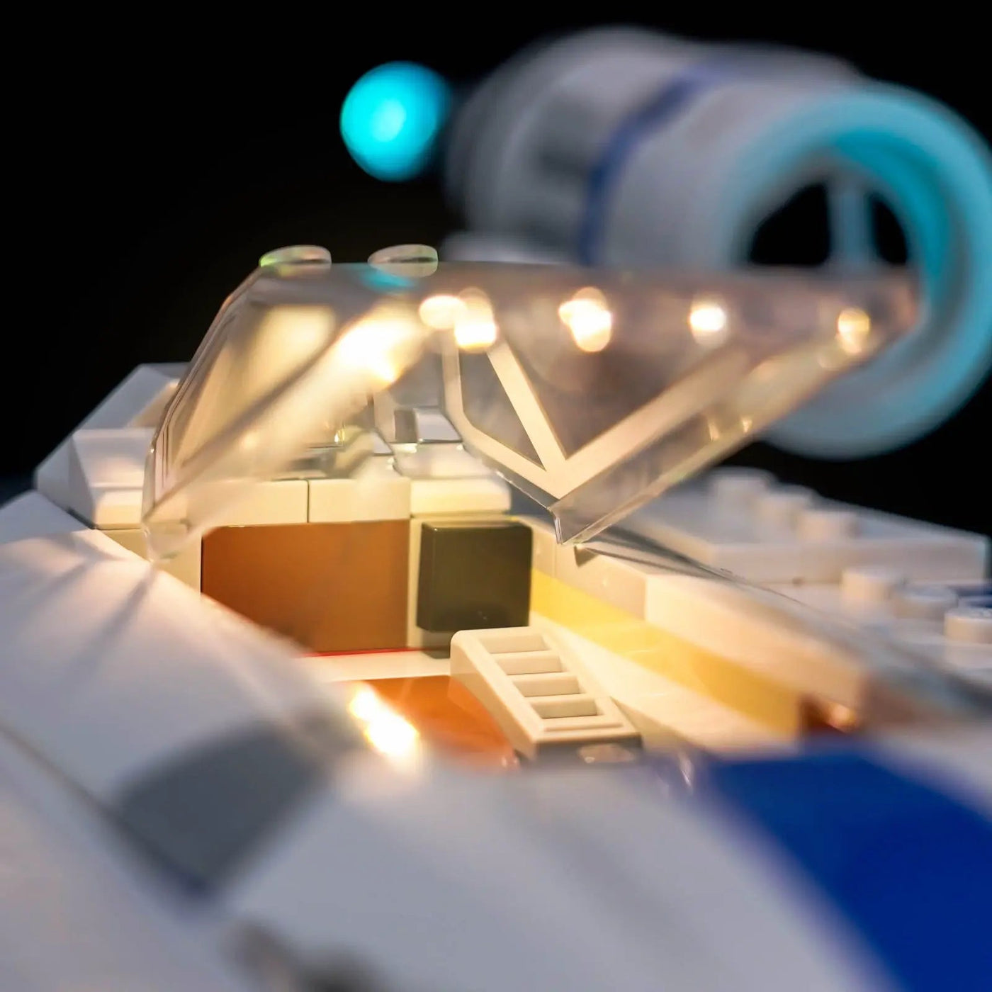 LEGO® Star Wars Rebel U-Wing Starfighter #75399 — installed and glowing (display light kit)
