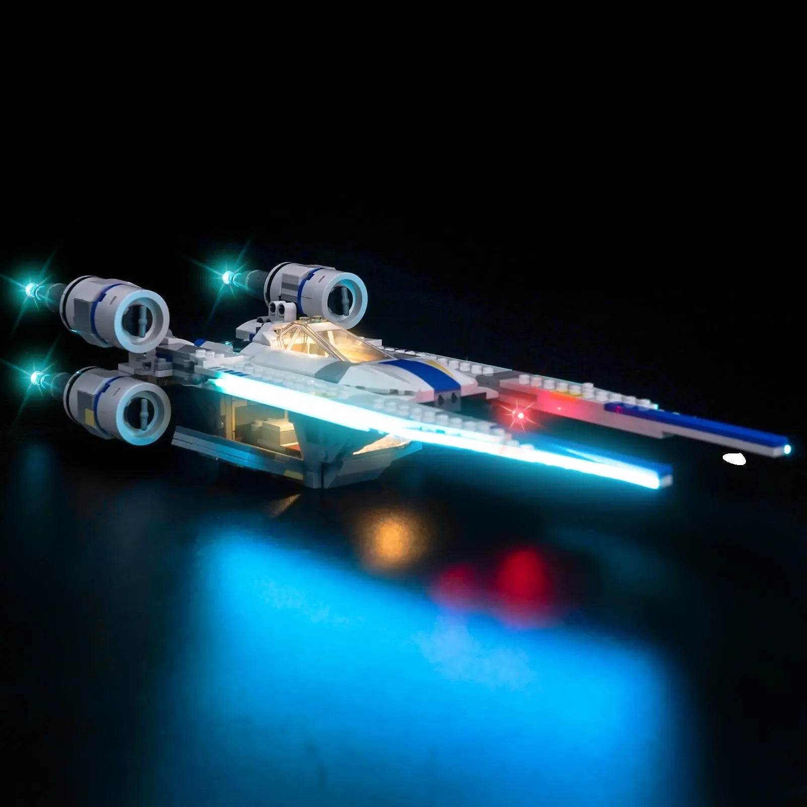 LEGO Star Wars Rebel U-Wing Starfighter #75399 LED lighting detail