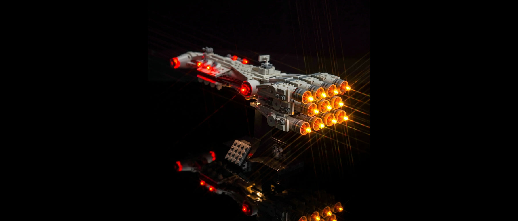 Kit LED pour LEGO® Tantive IV™ #75376 — lit with the LED light kit