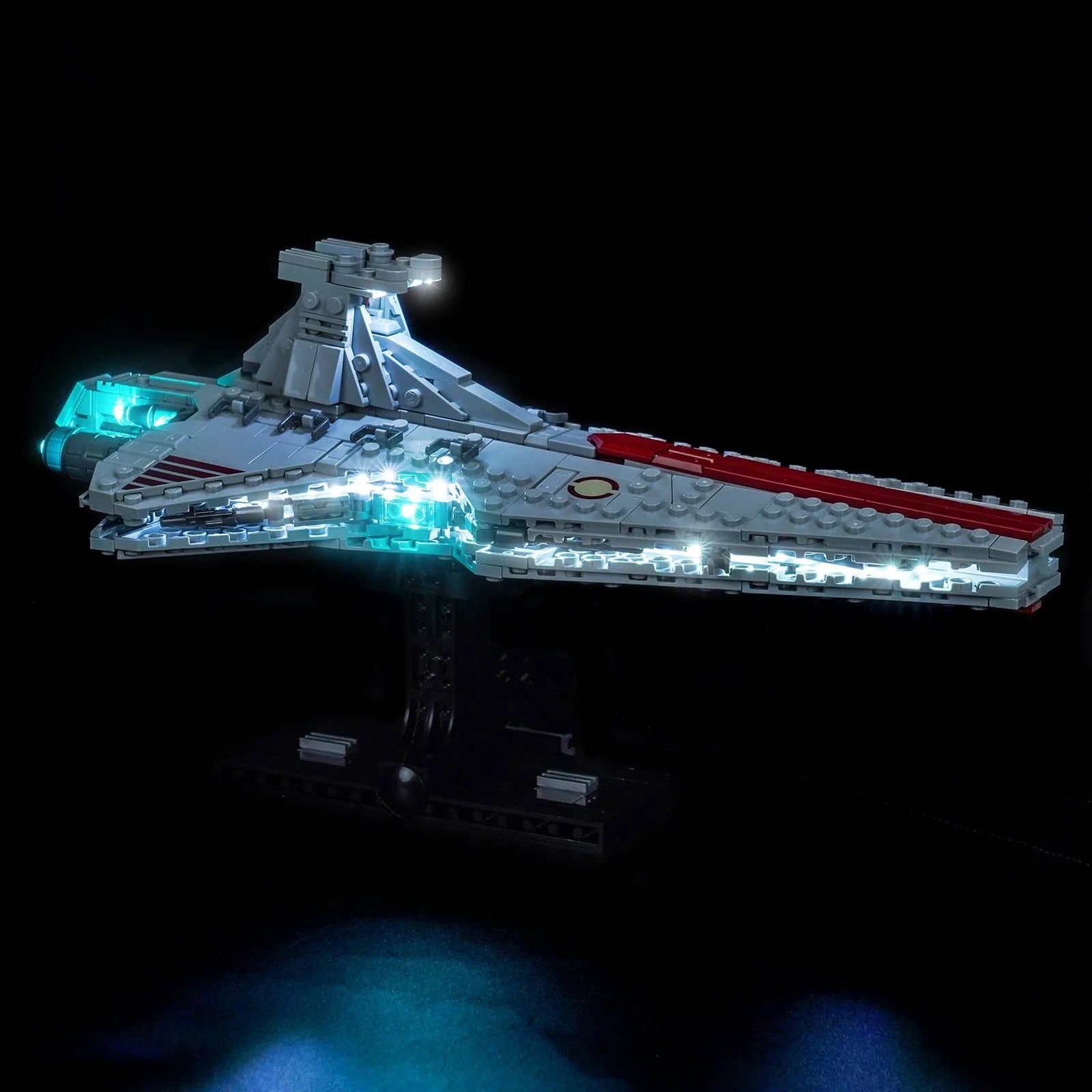 side angle with lights on: Bright My Bricks LED lights for LEGO® Star Wars Venator-Class Attack Cruiser #75441