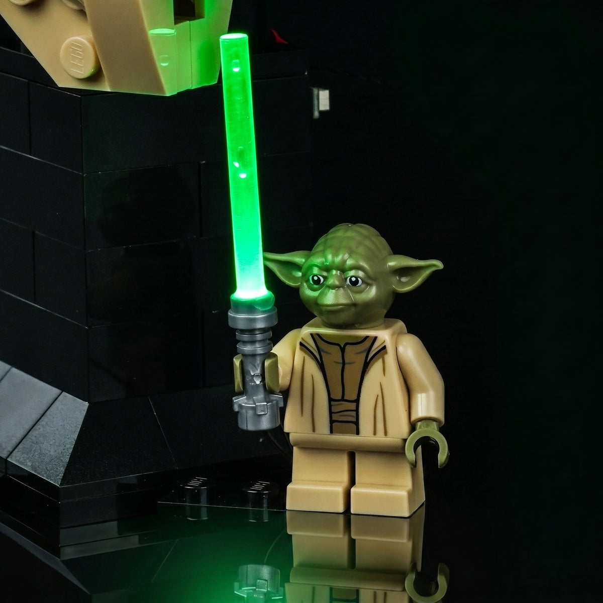 fully illuminated on display: Bright My Bricks display light kit for LEGO® Star Wars Yoda Bust #75438