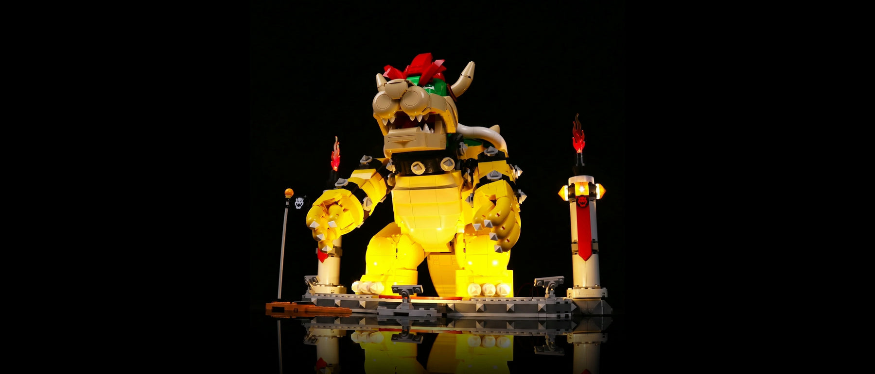 Kit LED pour LEGO® Le puissant Bowser™ #71411 — lit with the LED light kit