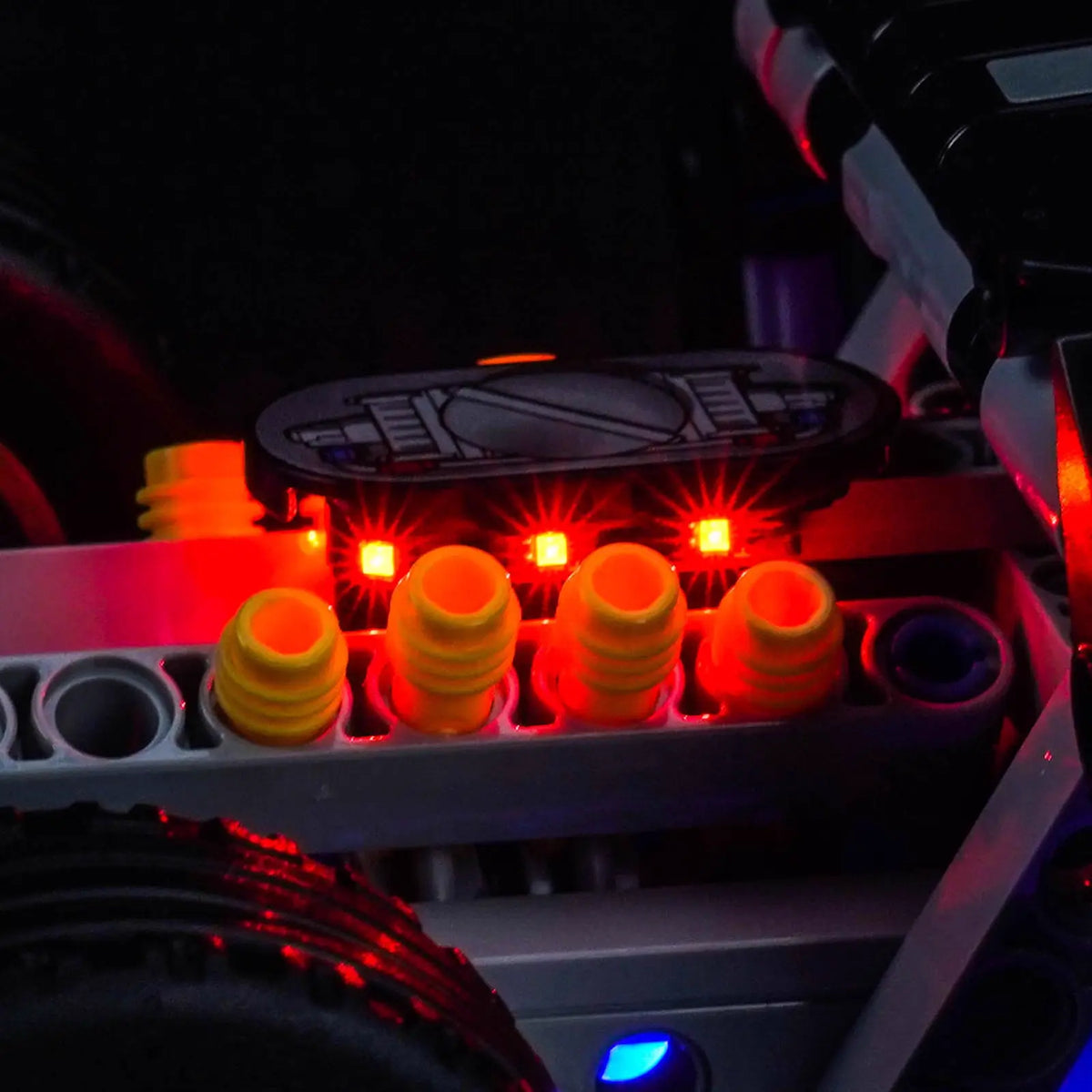 fully illuminated on display: Bright My Bricks display light kit for LEGO® Technic 1966 Ford GT40 MKII Race Car #42223