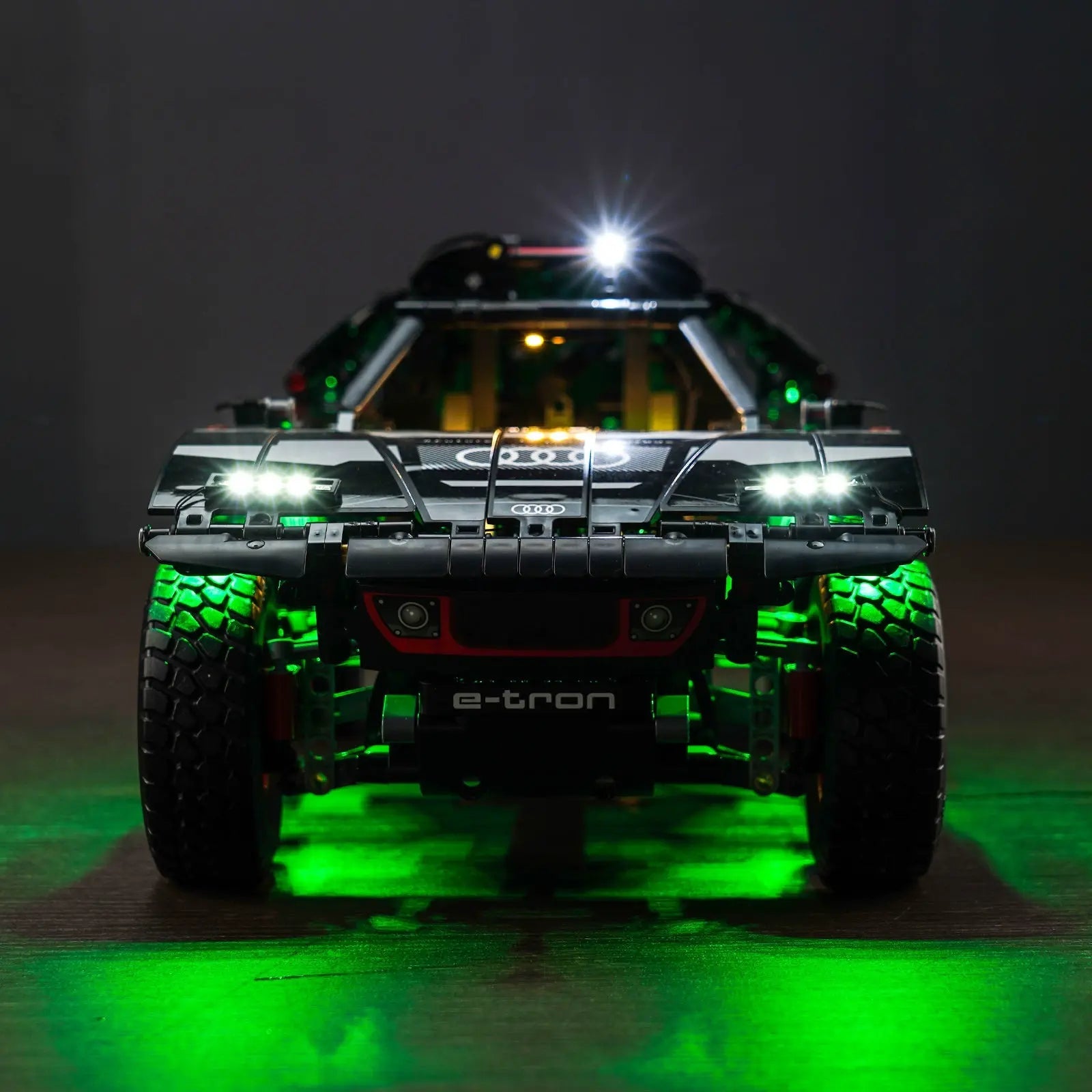 LEGO Technic Audi RS Q e-tron #42160 LED lighting detail