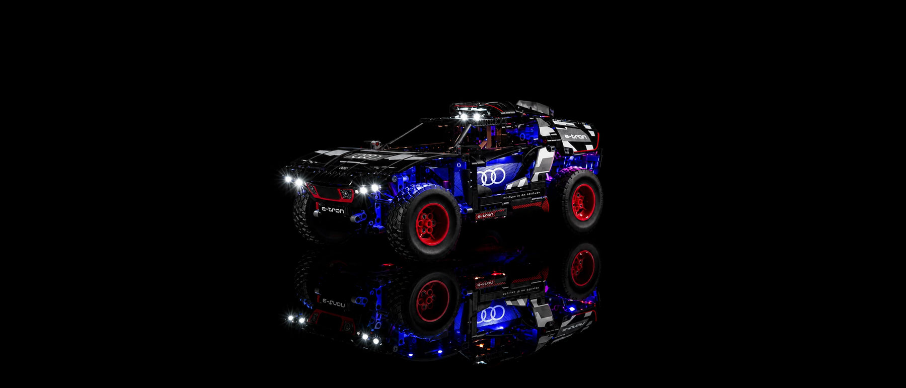 Kit LED pour LEGO® Audi RS Q e-tron #42160 — lit with the LED light kit