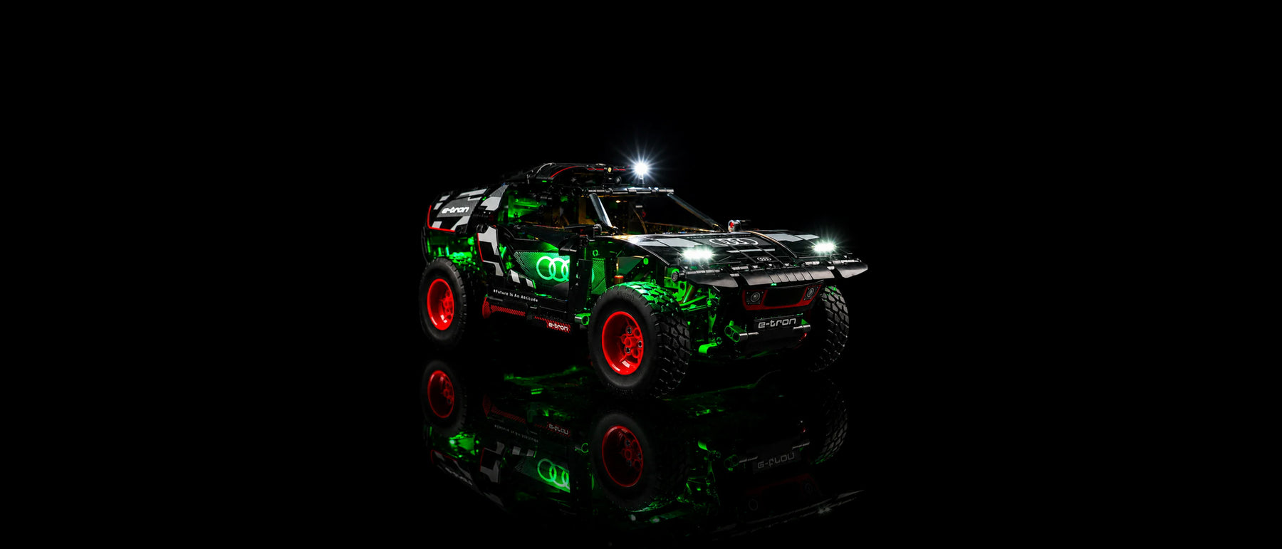 LED-Beleuchtungsset für LEGO® Audi RS Q e-tron #42160 — lit with the LED light kit
