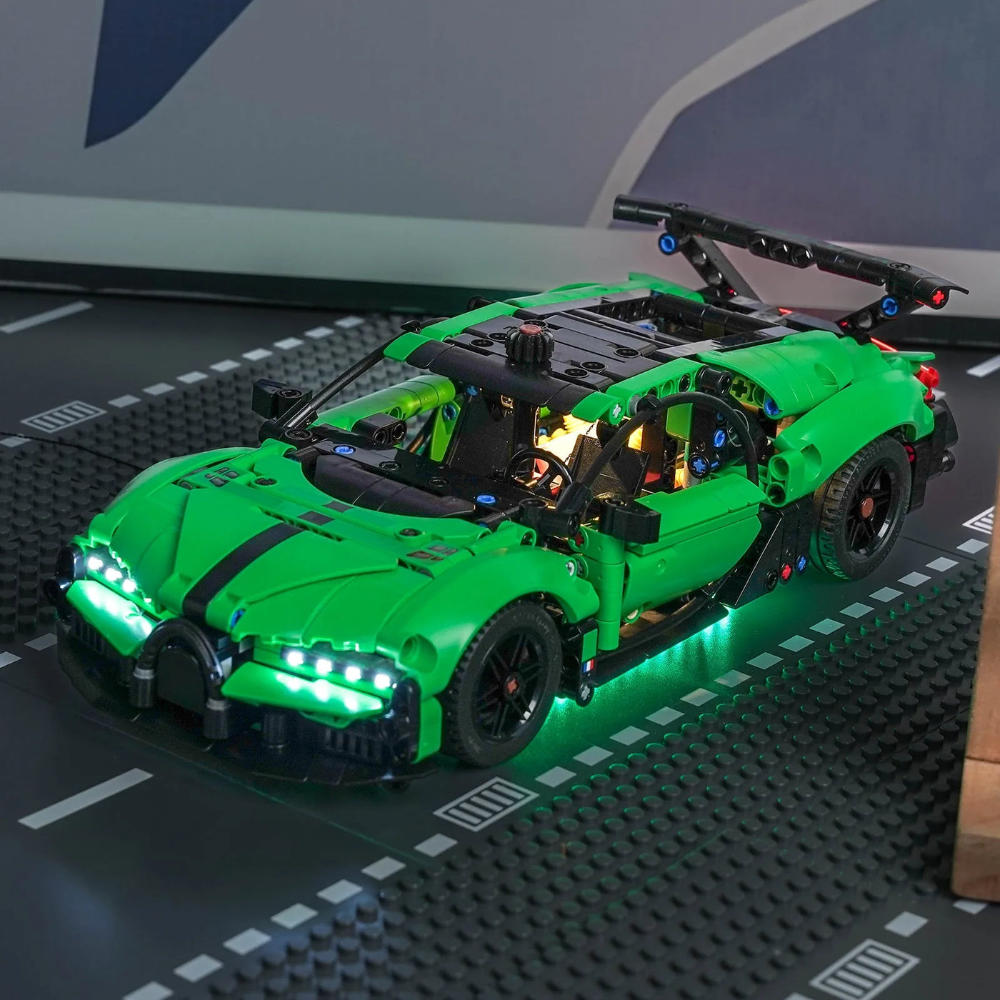 USB-powered LED light kit for LEGO® Technic Green Bugatti Chiron Pur Sport Hypercar #42241, brightened interior detail