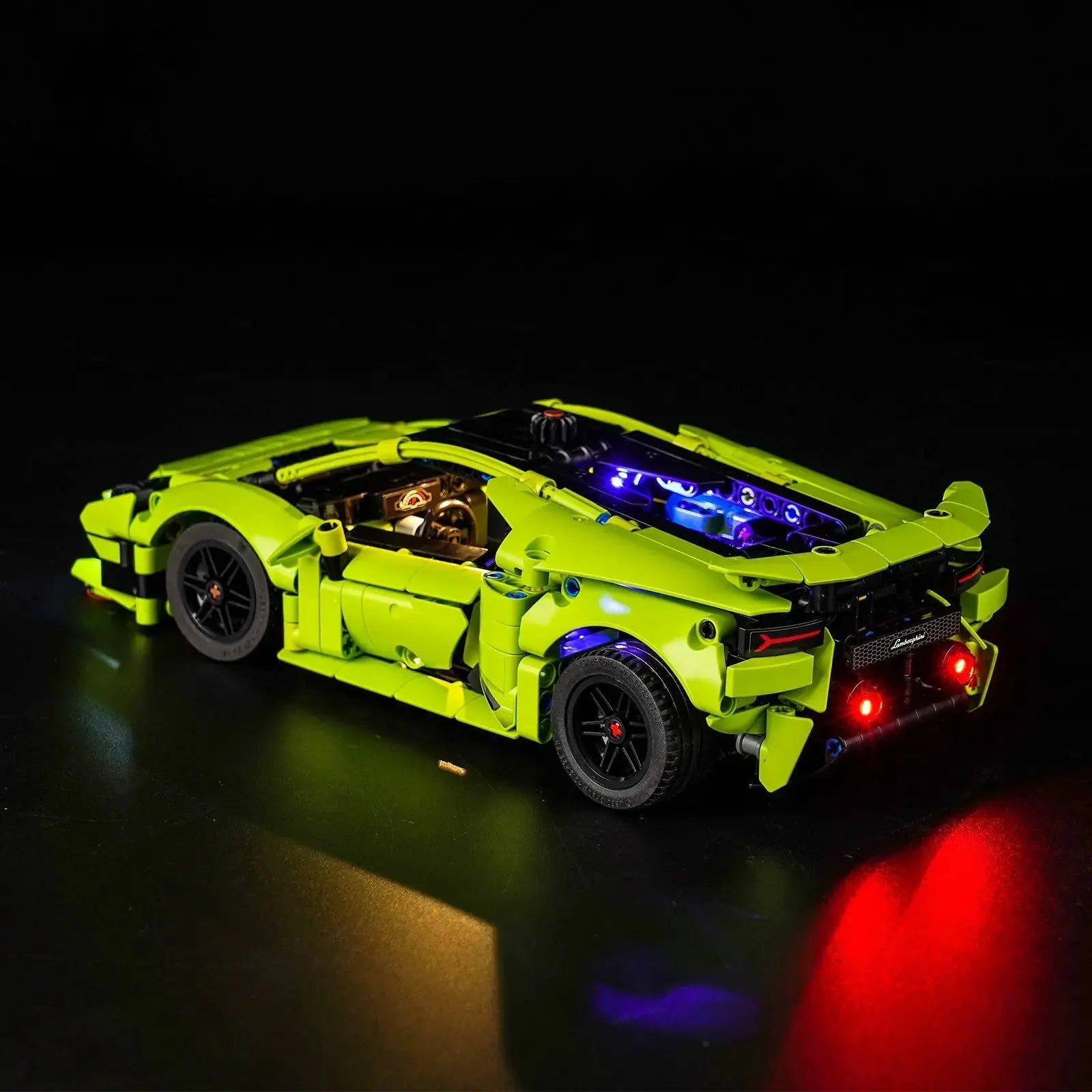 LEGO Technic Lamborghini Huracán Tecnica #42161 LED lighting detail