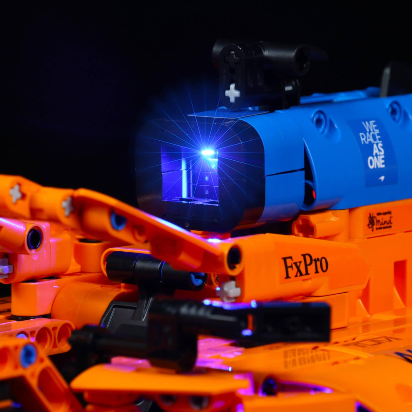 Light_Kit_for_LEGO_Technic_McLaren_Formula_1_Race_Car_42141_Bright_My_Bricks_15