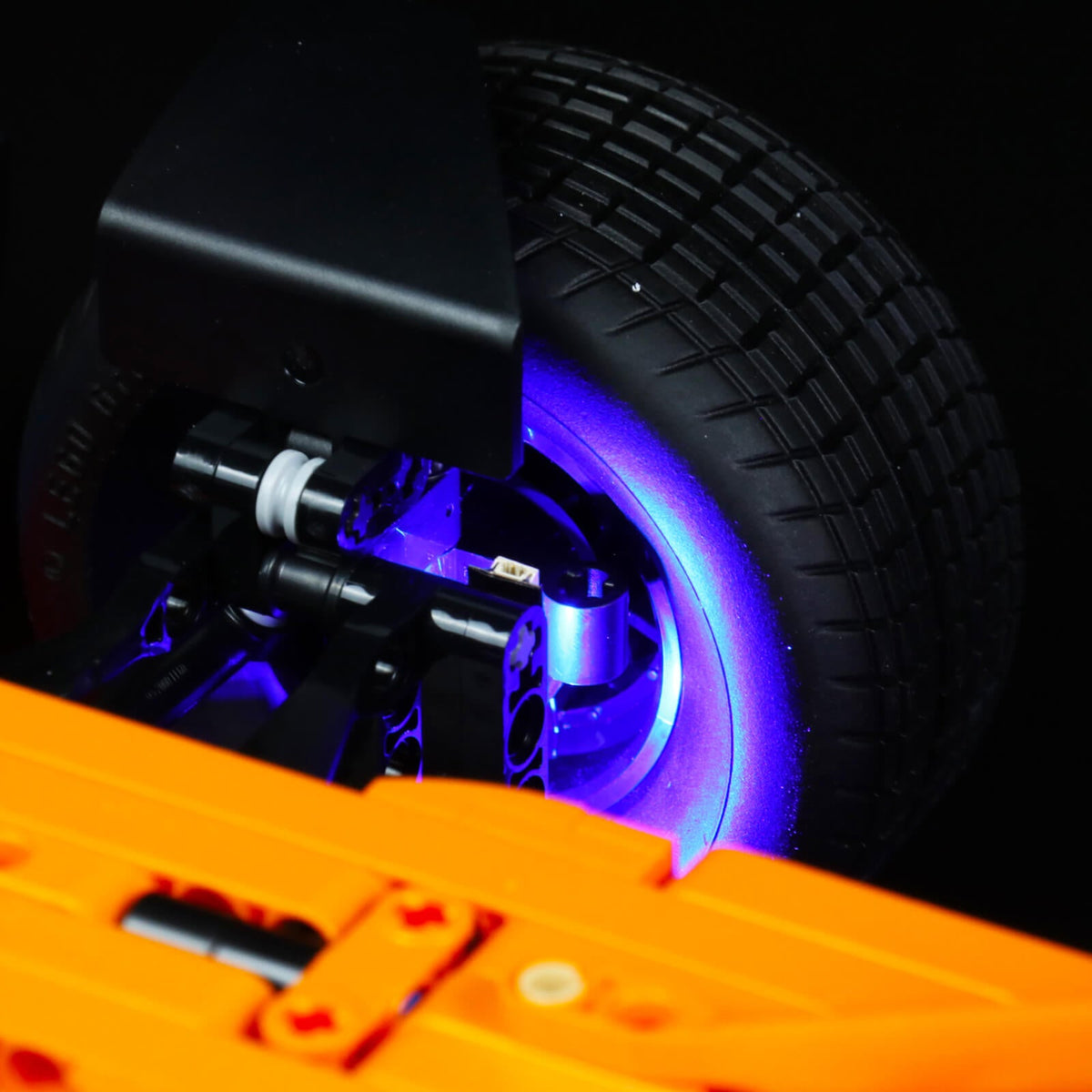 Light_Kit_for_LEGO_Technic_McLaren_Formula_1_Race_Car_42141_Bright_My_Bricks_16