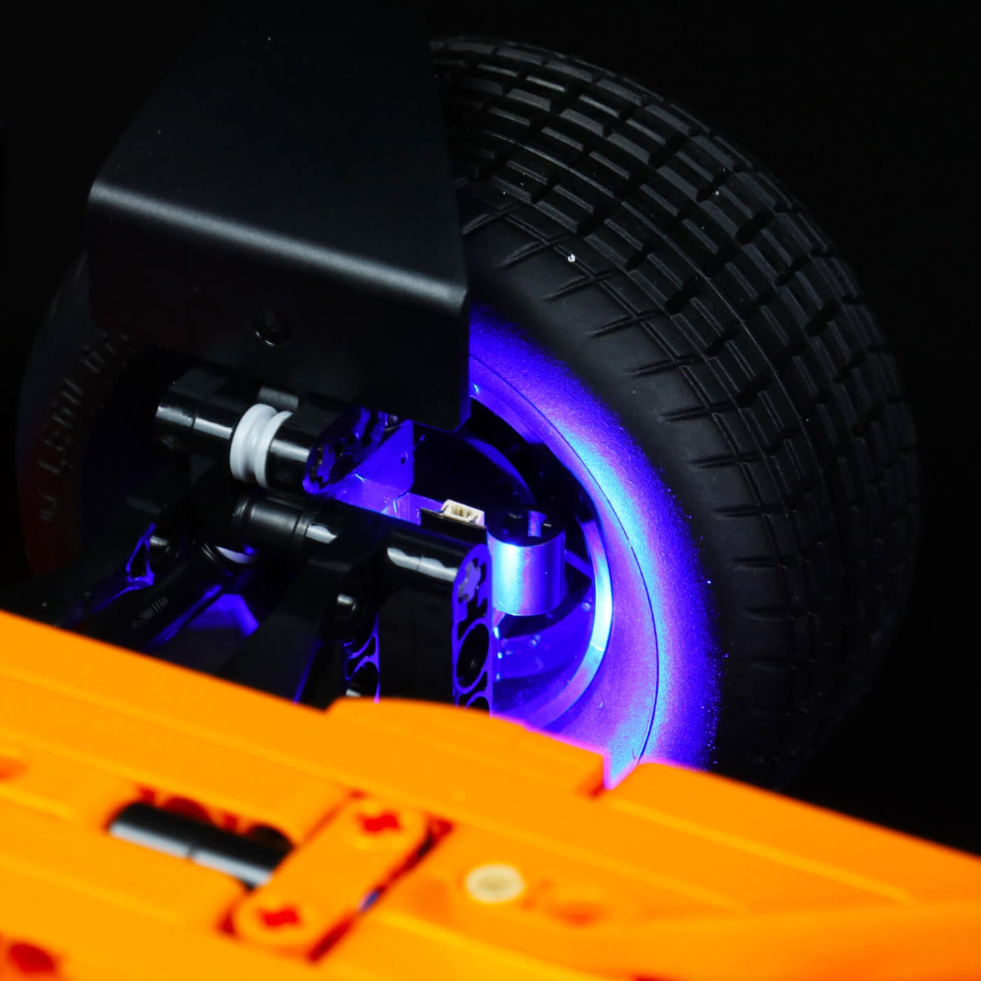 Light_Kit_for_LEGO_Technic_McLaren_Formula_1_Race_Car_42141_Bright_My_Bricks_16