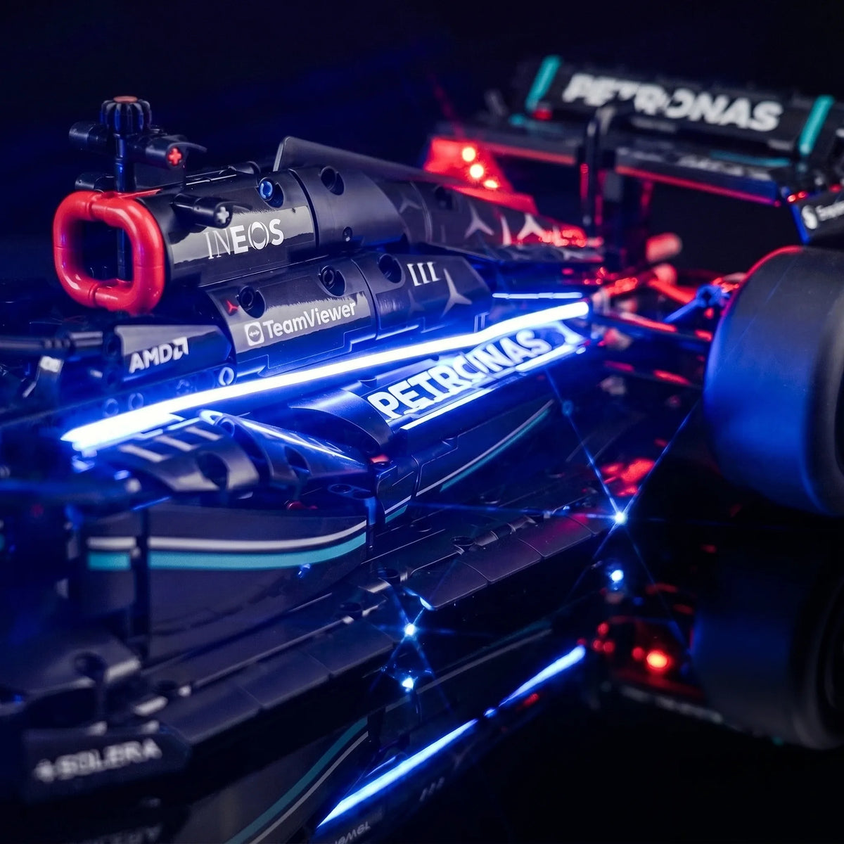LEGO® Technic Mercedes-AMG F1 W14 E Performance #42171 — before-and-after lighting (LED lighting kit)