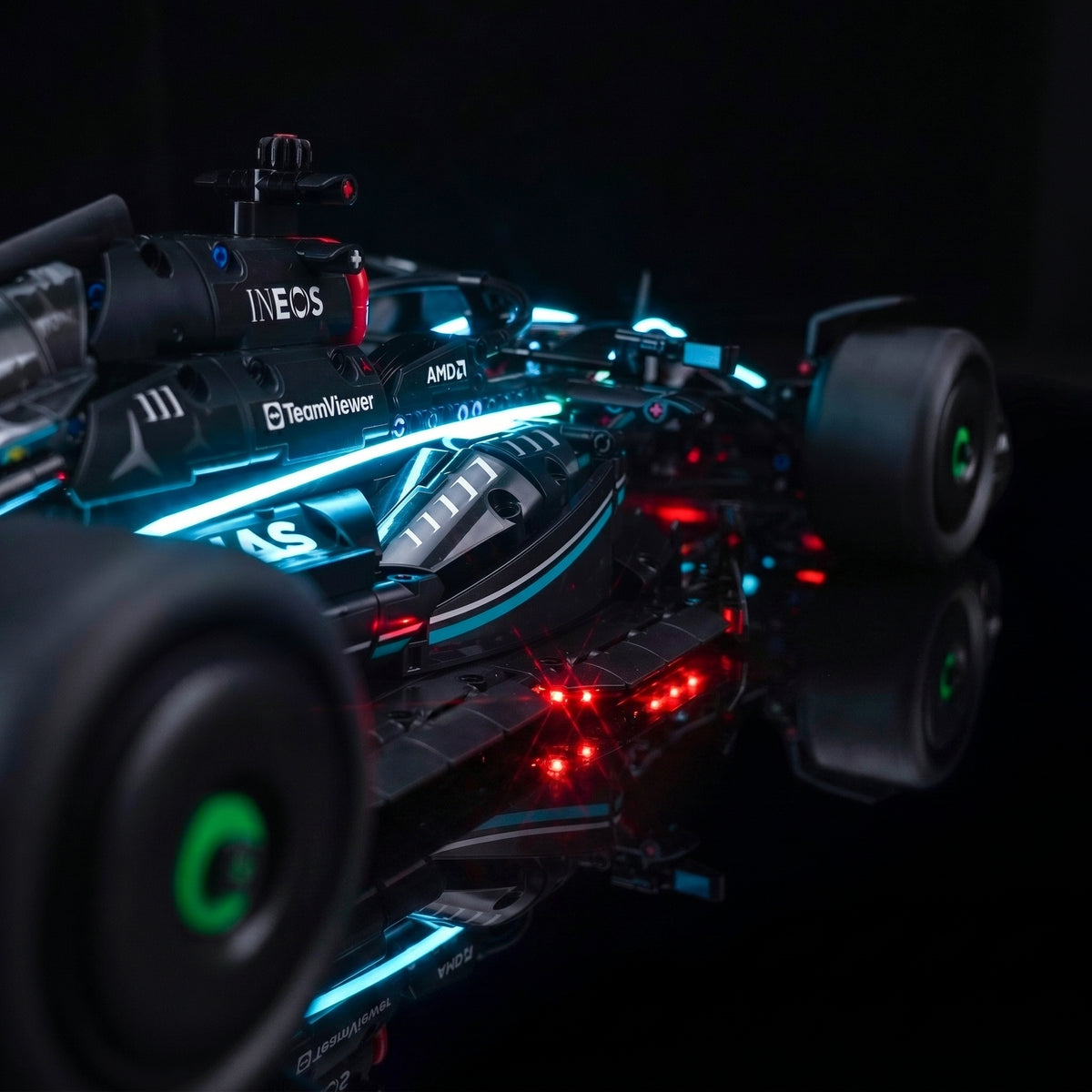 LEGO® Technic Mercedes-AMG F1 W14 E Performance #42171 — before-and-after lighting (LED lighting kit)
