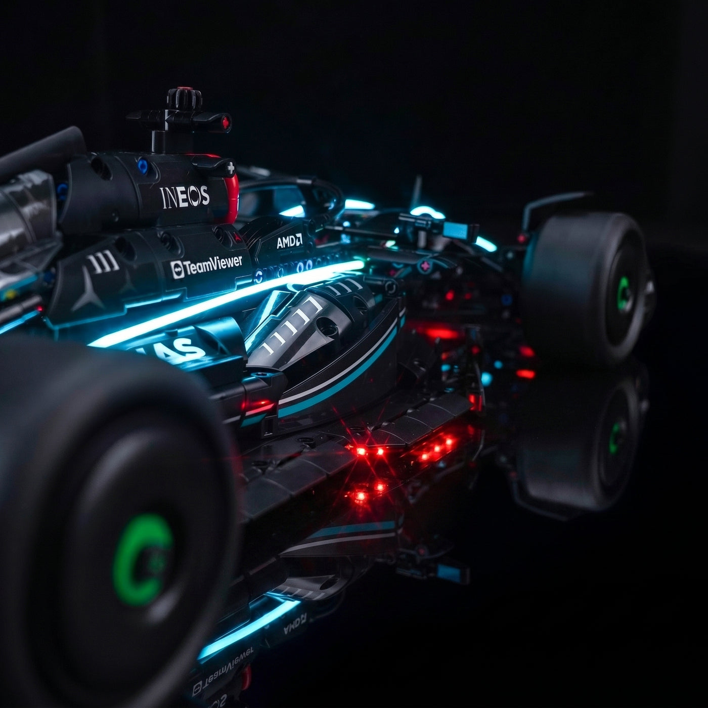 LEGO® Technic Mercedes-AMG F1 W14 E Performance #42171 — before-and-after lighting (LED lighting kit)