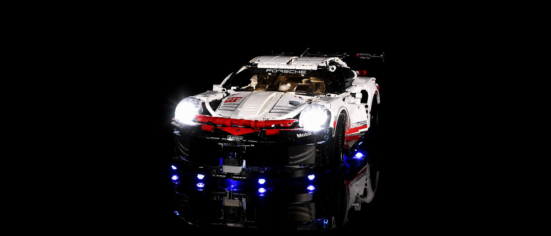 Kit LED pour LEGO® Porsche 911 RSR #42096 — lit with the LED light kit