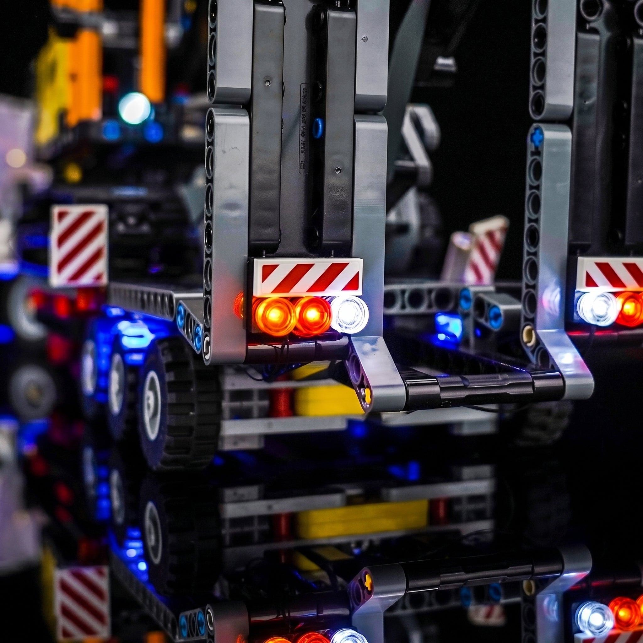 Light_Kit_for_LEGO_Technic_Volvo_FMX_Truck__EC230_Electric_Excavator_42175_Bright_My_Bricks_20