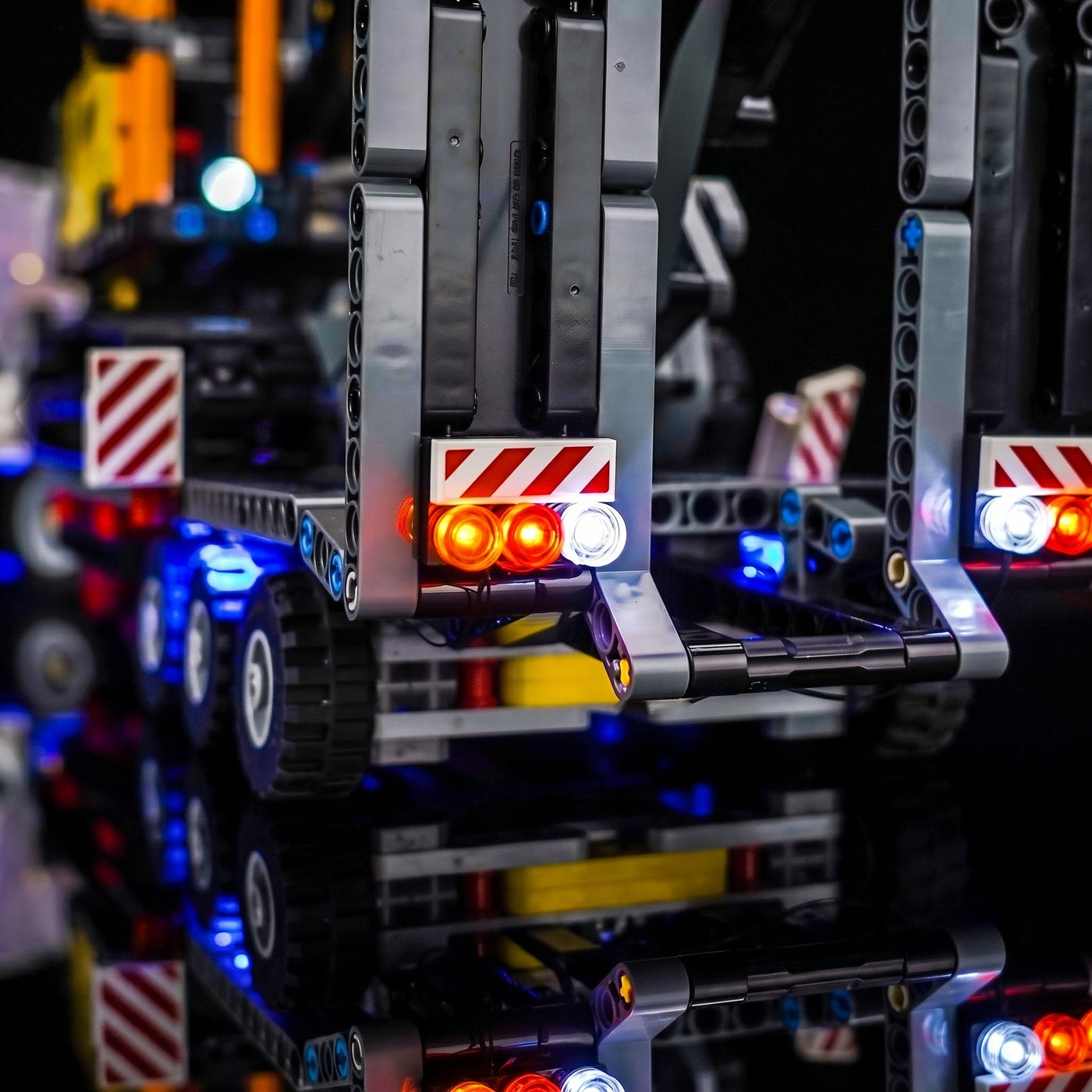 Light_Kit_for_LEGO_Technic_Volvo_FMX_Truck__EC230_Electric_Excavator_42175_Bright_My_Bricks_20